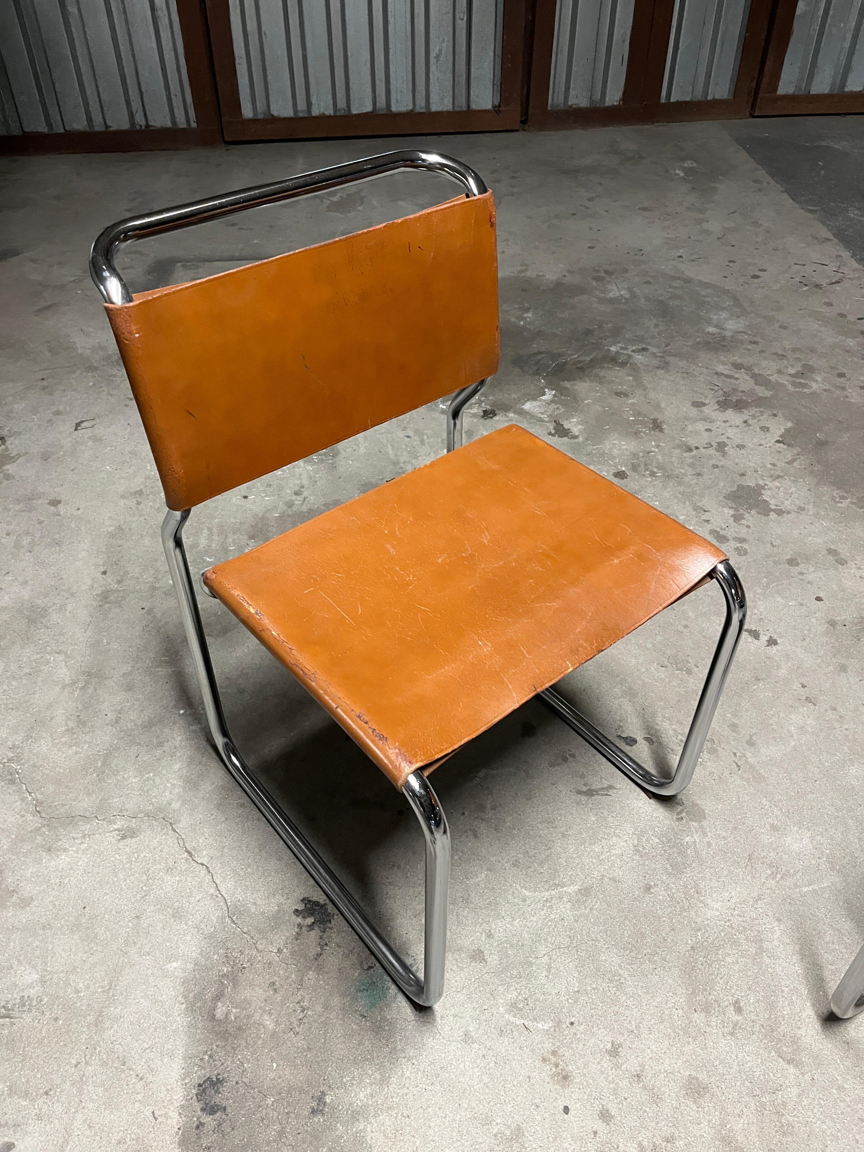 Nicos Zographos Pair of Leather and Steel Cantilevered Side Chairs Model Ch66 19 In Good Condition In Brooklyn, NY