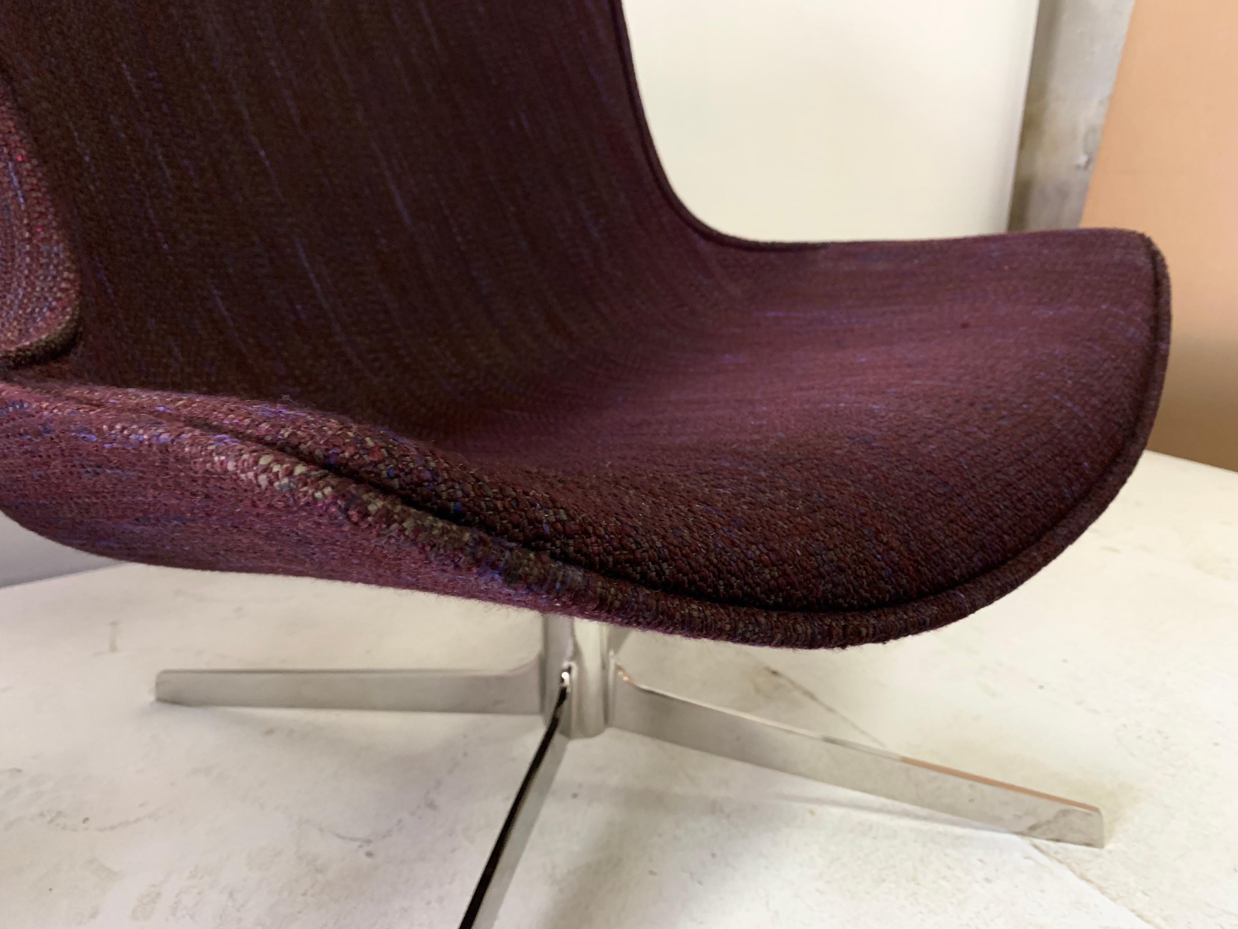 Fin du 20e siècle Paire de chaises pivotantes de style Nicos Zographos, milieu du siècle dernier en vente