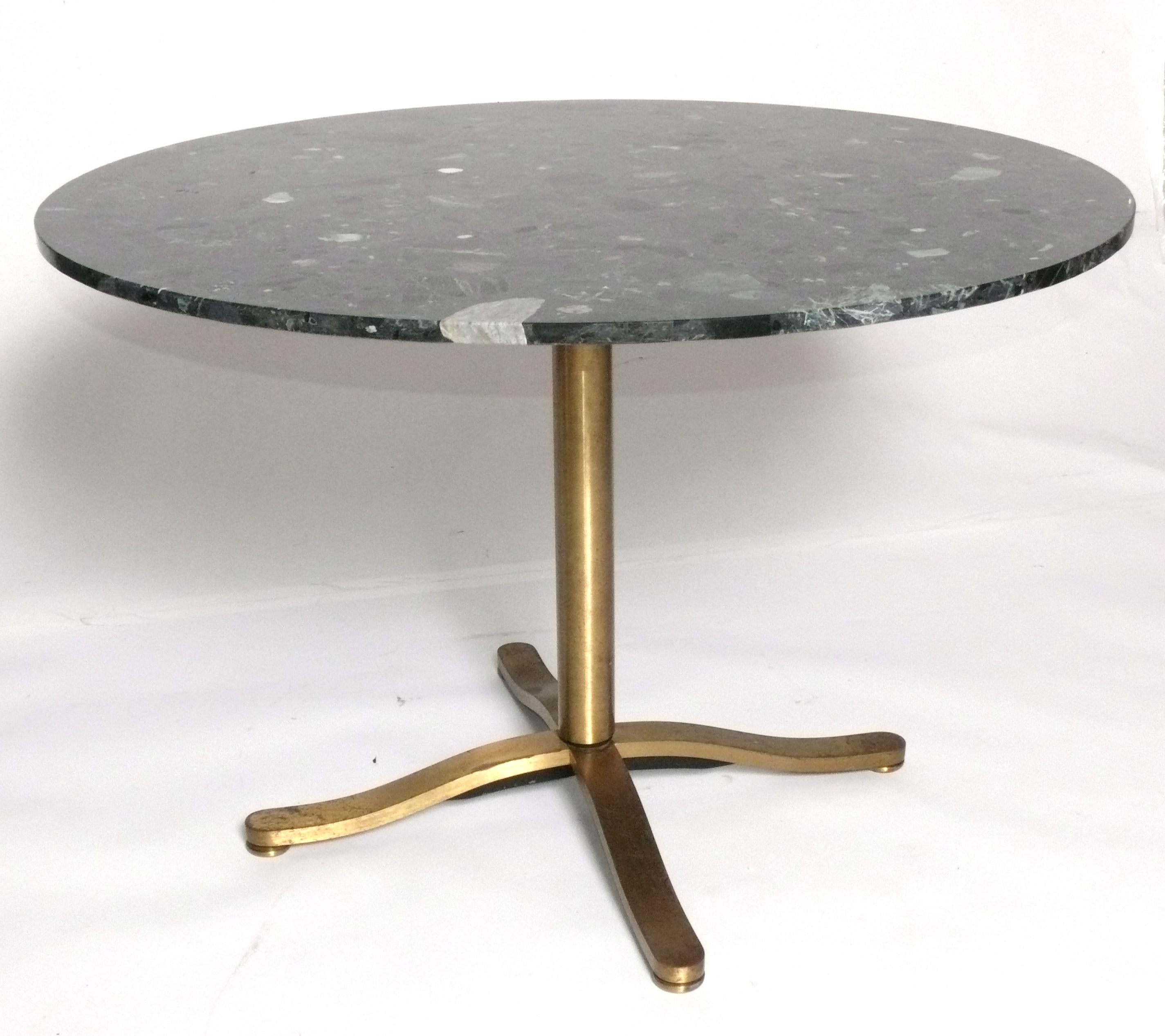 Mid-Century Modern Nicos Zographos Substantial Solid Bronze and Deep Green Marble Table de salle à manger 42 