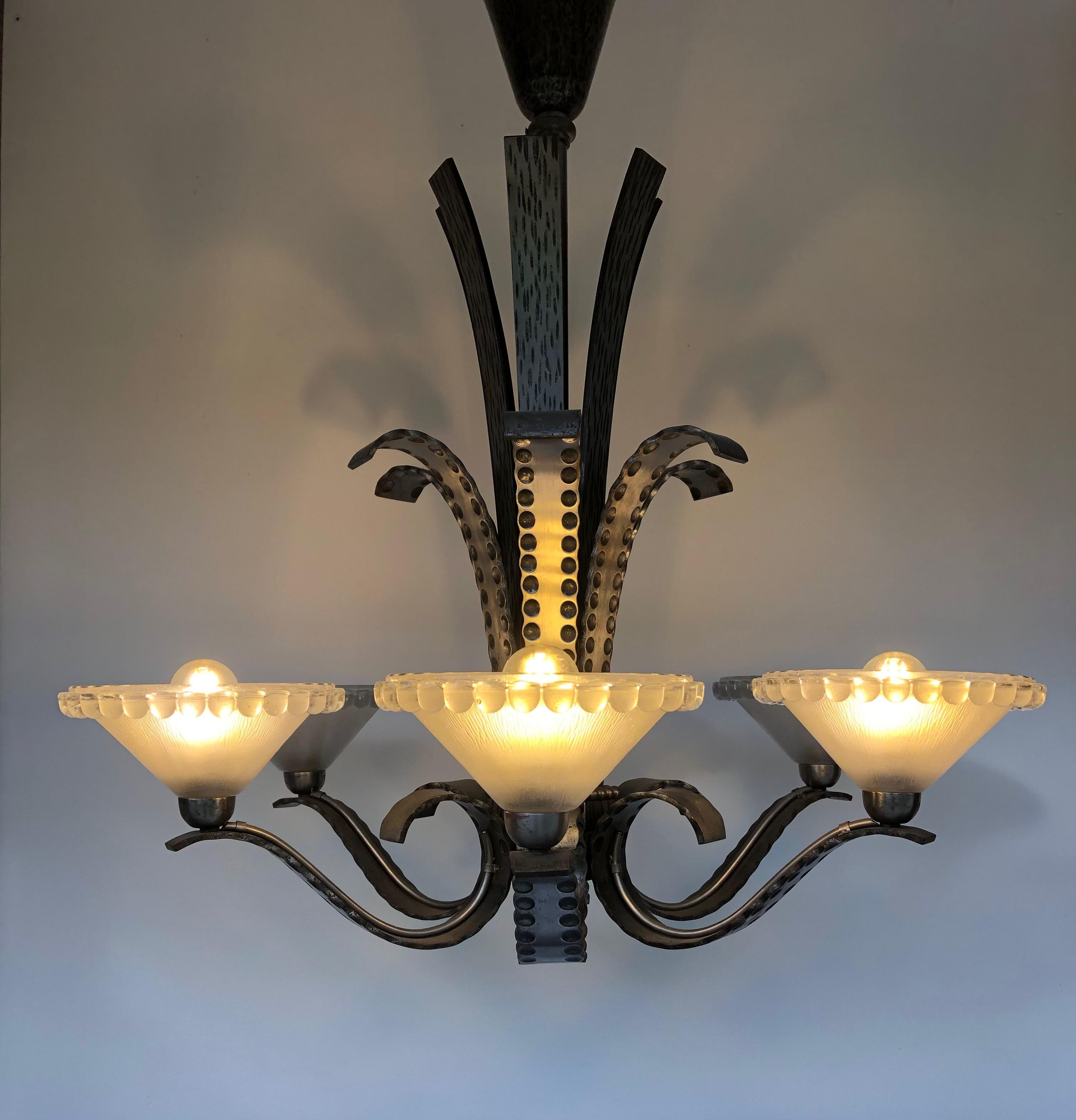 Lampadario Nics in ferro battuto Art Déco in vendita 7