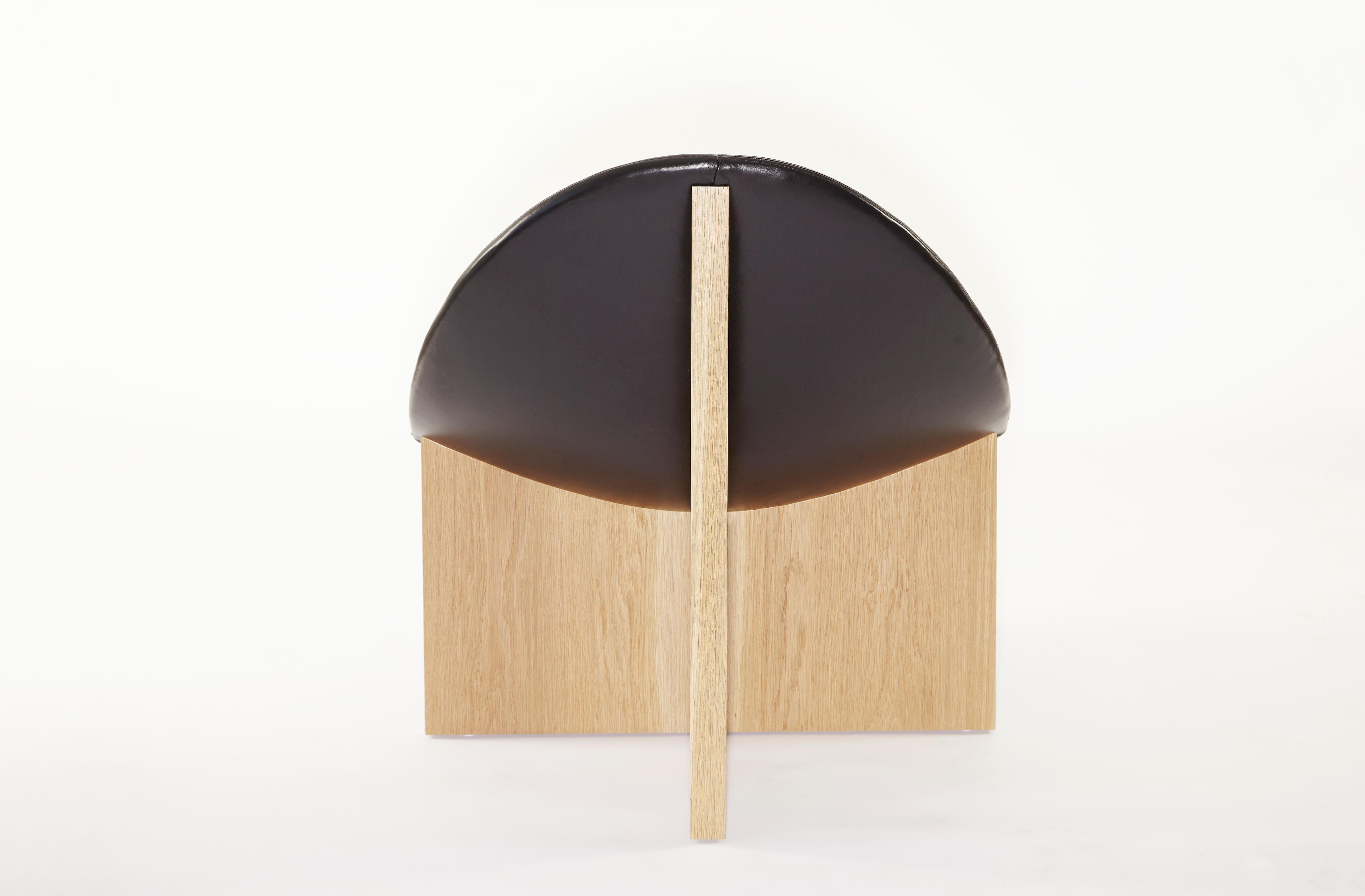 Contemporary Nido Black in Black Oak Lounge Chair by Estudio Persona