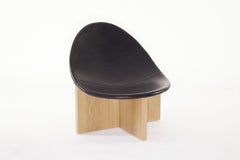 Nido Black in Oak Lounge Chair by Estudio Persona