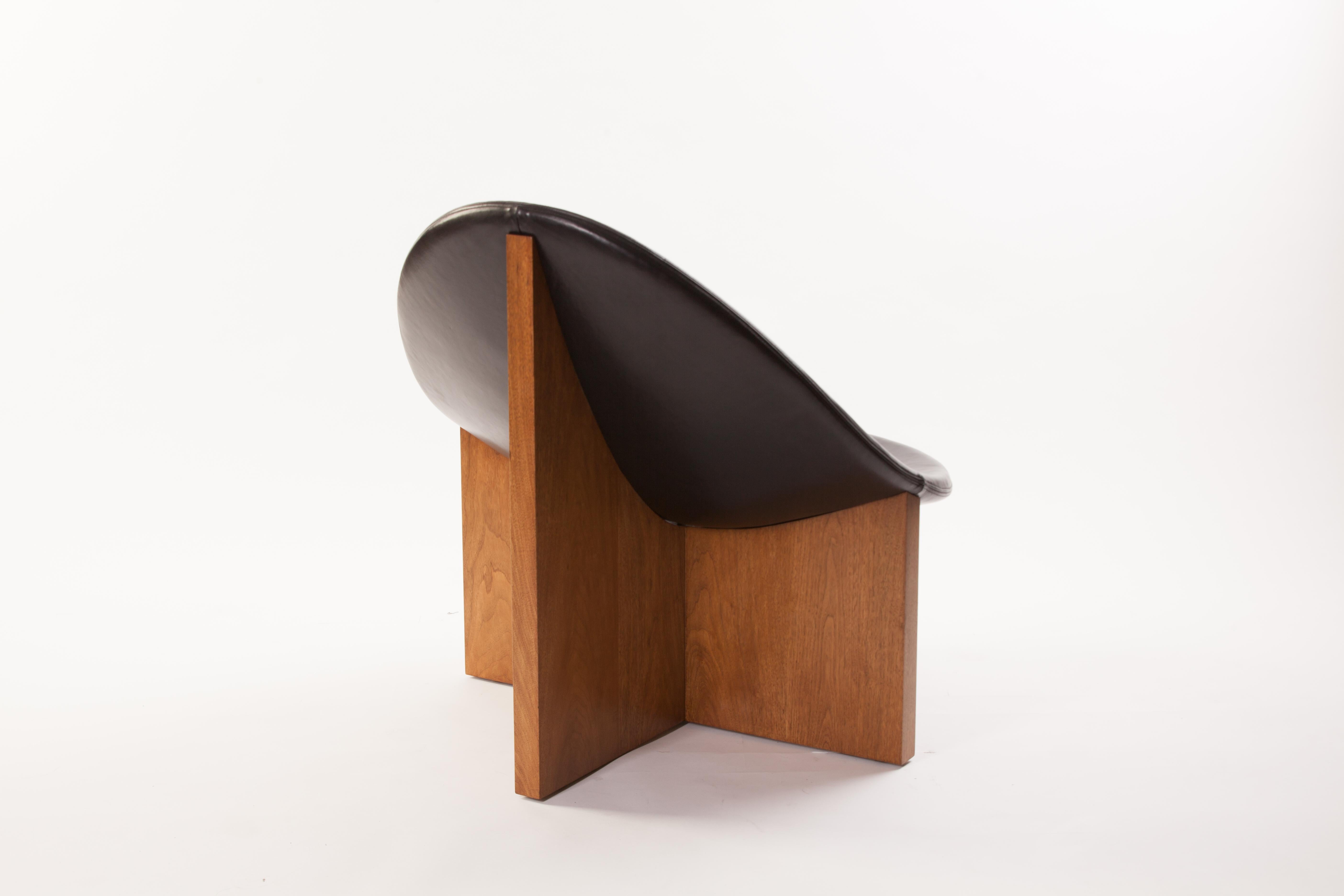 American Nido Black in Walnut Lounge Chair by Estudio Persona
