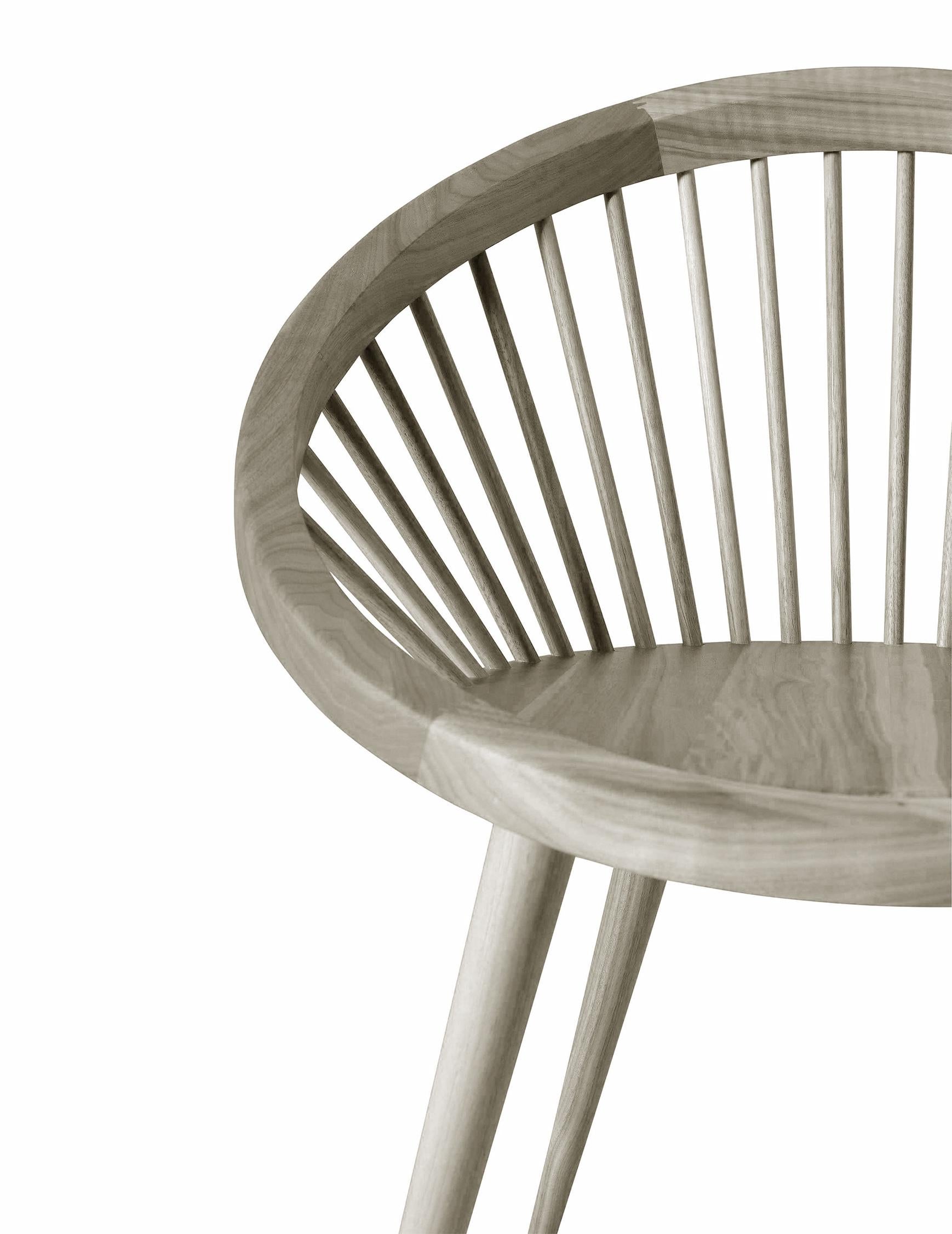 Nido-Stuhl aus Massivholz, Nussbaum in handgefertigter naturgrauer Oberfläche, zeitgenössisch im Zustand „Neu“ im Angebot in Cadeglioppi de Oppeano, VR