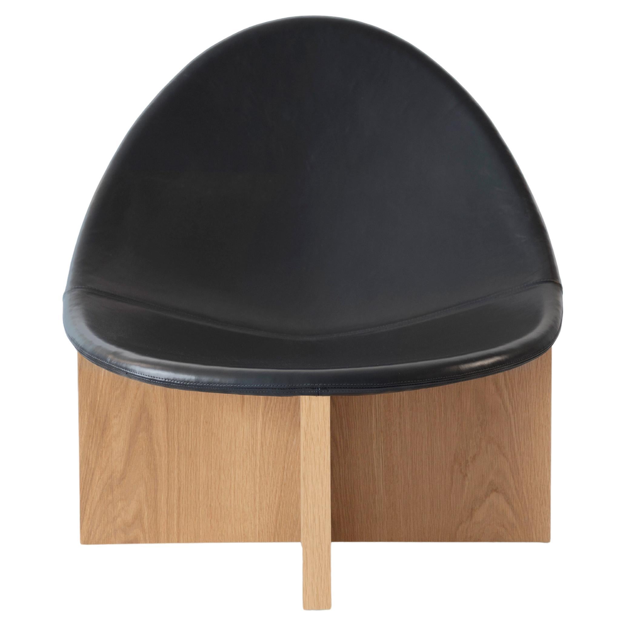NIDO Modern Lounge Chair in Solid White Oak and Black Leather by Estudio Persona