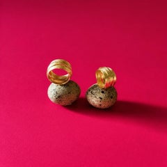 Bague « Nido » en or jaune 18 carats, par Lucía Rovira