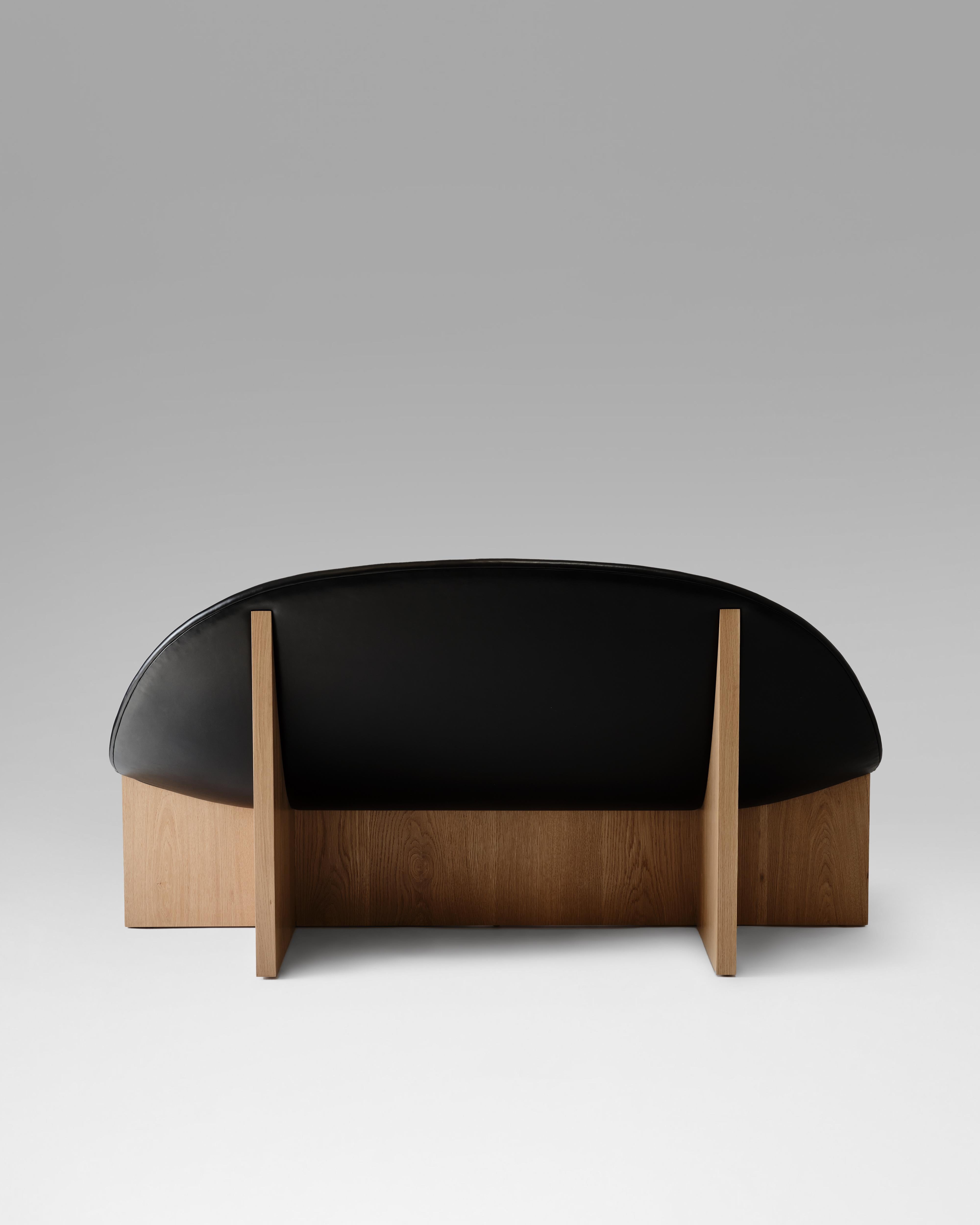 NIDO Sofa in Solid Walnut and Maharam Wool Velvet Upholstery For Sale 1