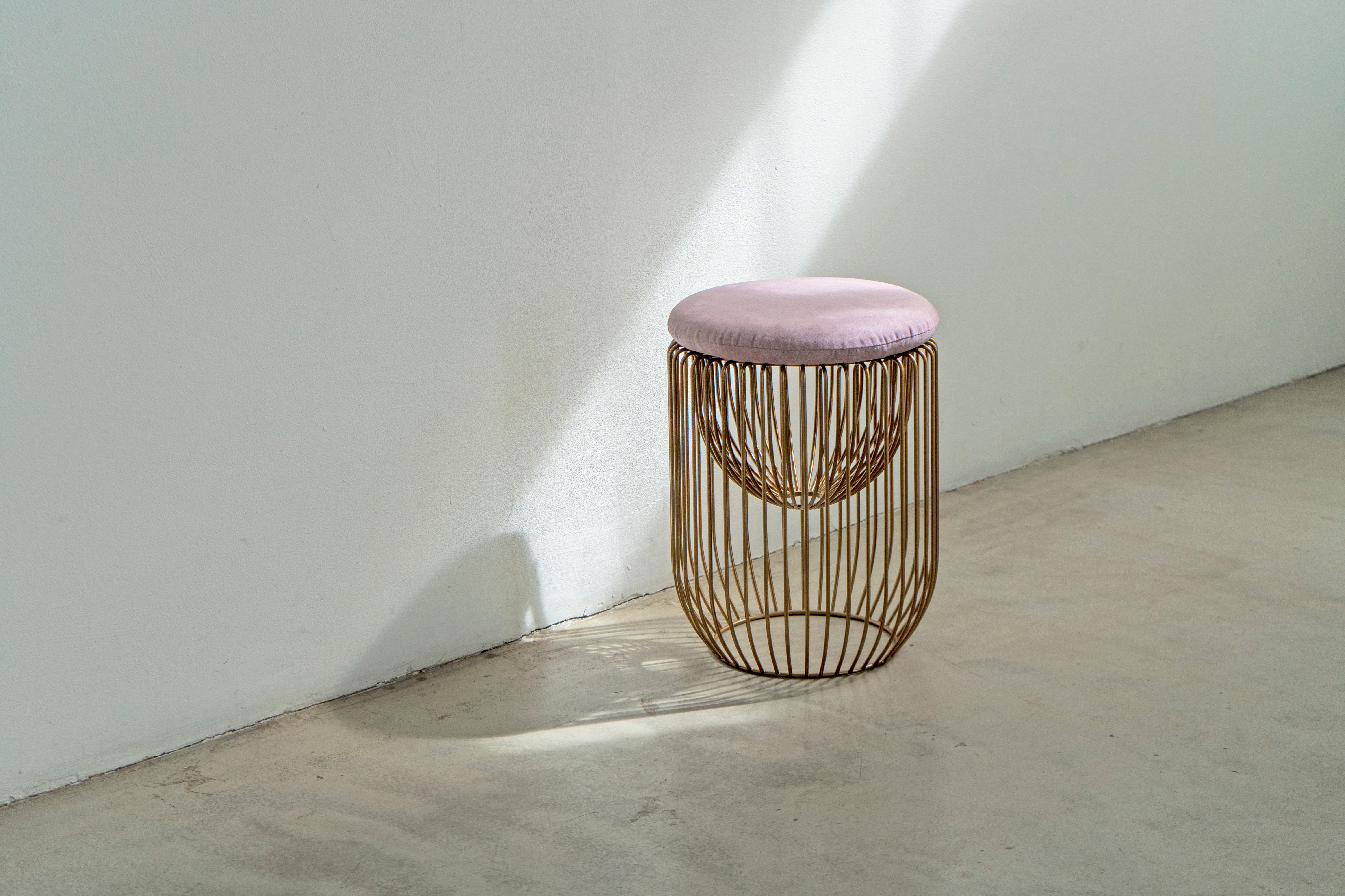Nido Stool with Upholstered Pillow in Pink In New Condition In White Plains, NY