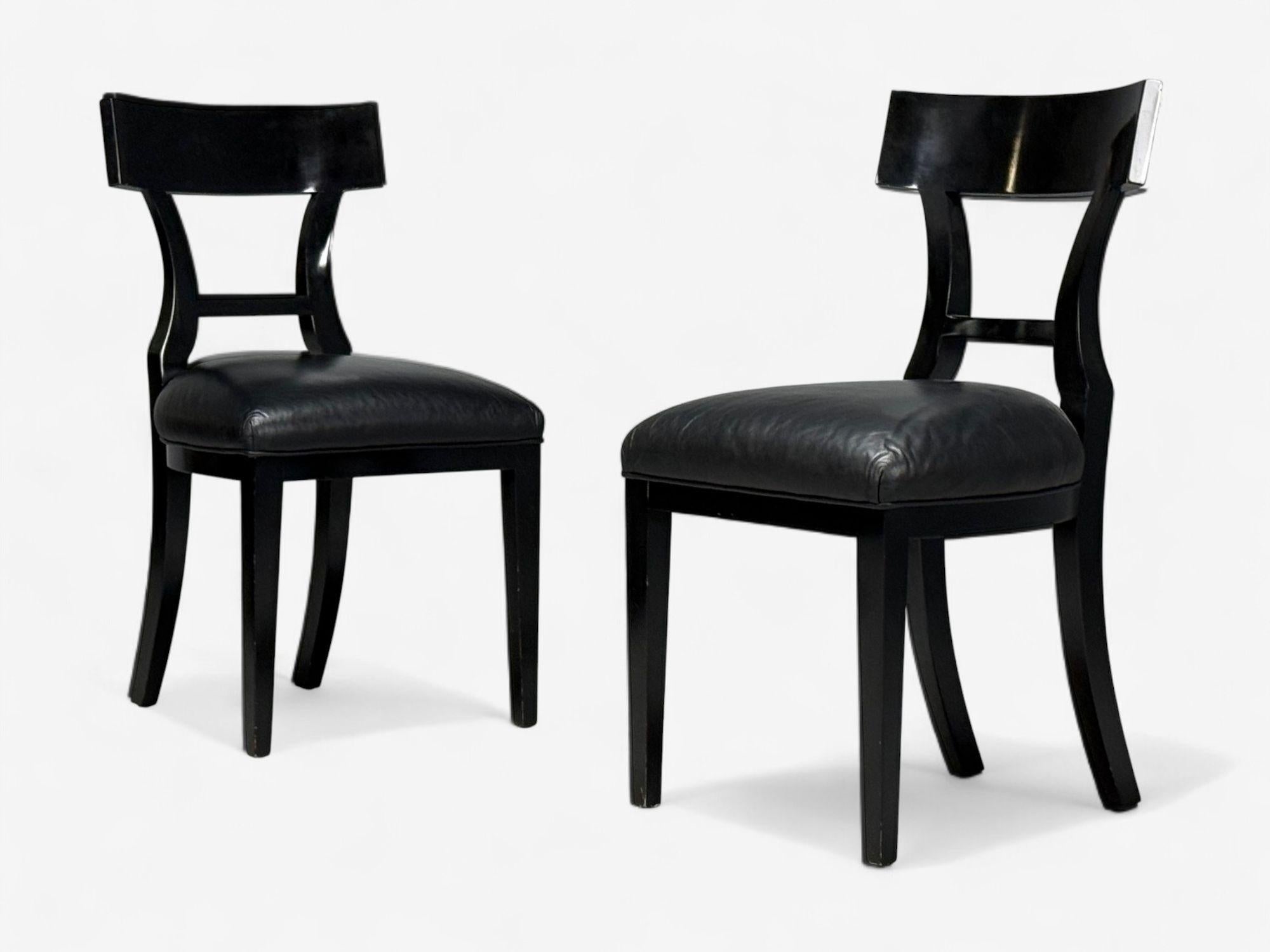 Niedermaier, Ebonized Wood, Leather, Klismos Dining Chairs, USA, 21st C. (21. Jahrhundert und zeitgenössisch) im Angebot