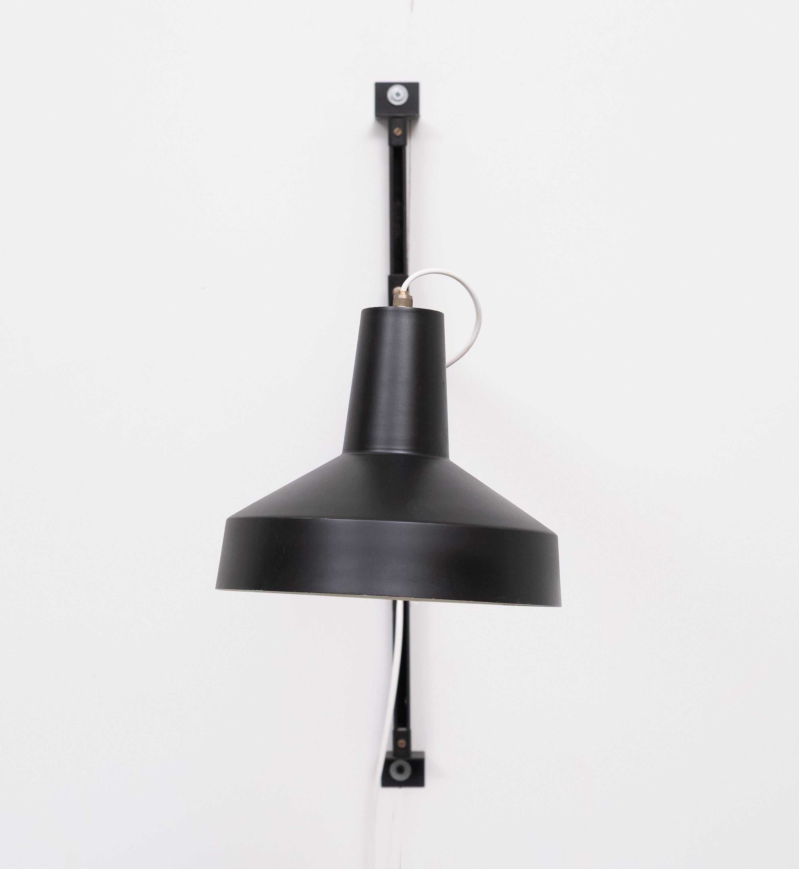 Mid-Century moderno Niek Hiemstra Evolux Telescope wall lamp 1960s Holland in vendita