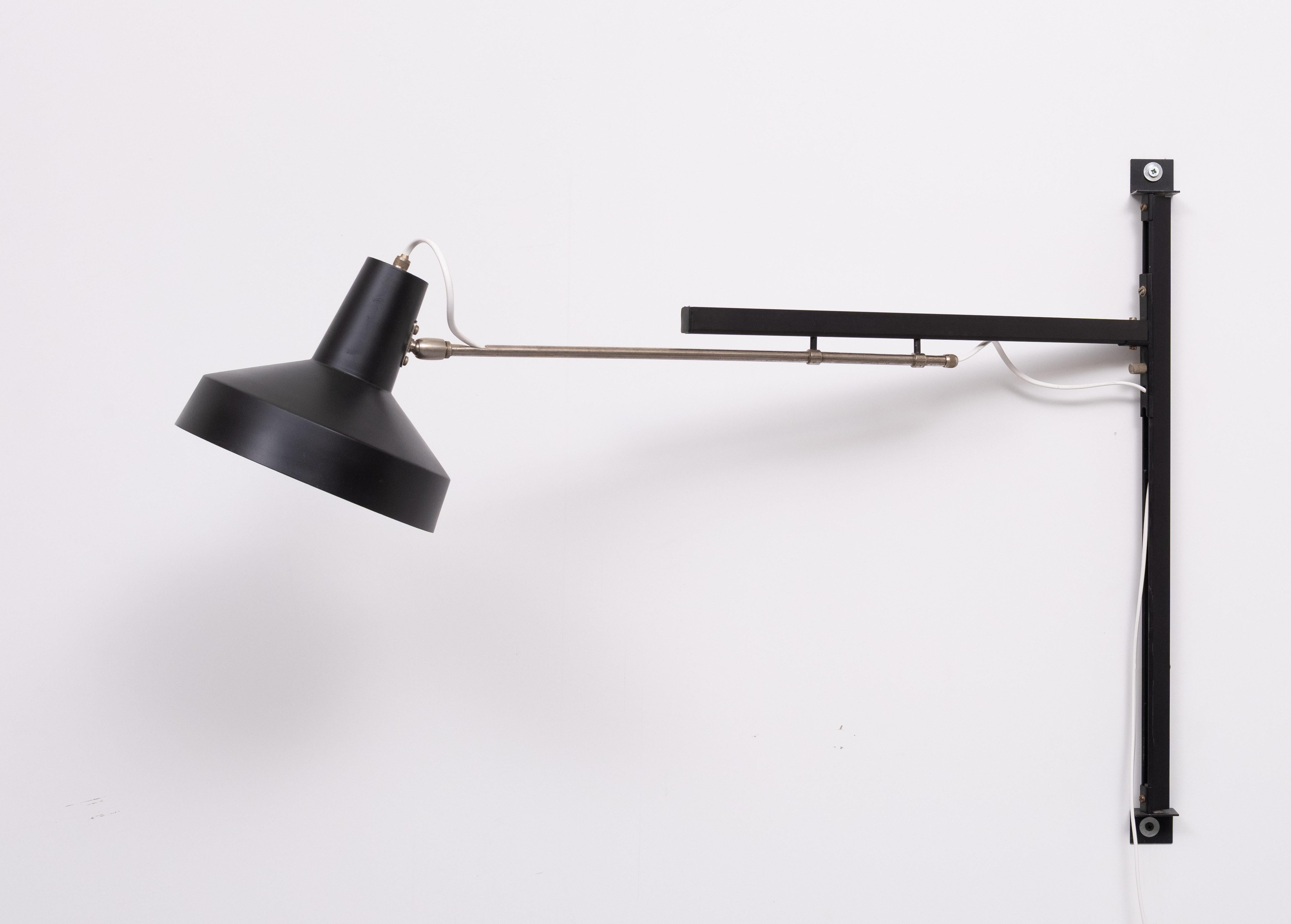 Metà XX secolo Niek Hiemstra Evolux Telescope wall lamp 1960s Holland in vendita