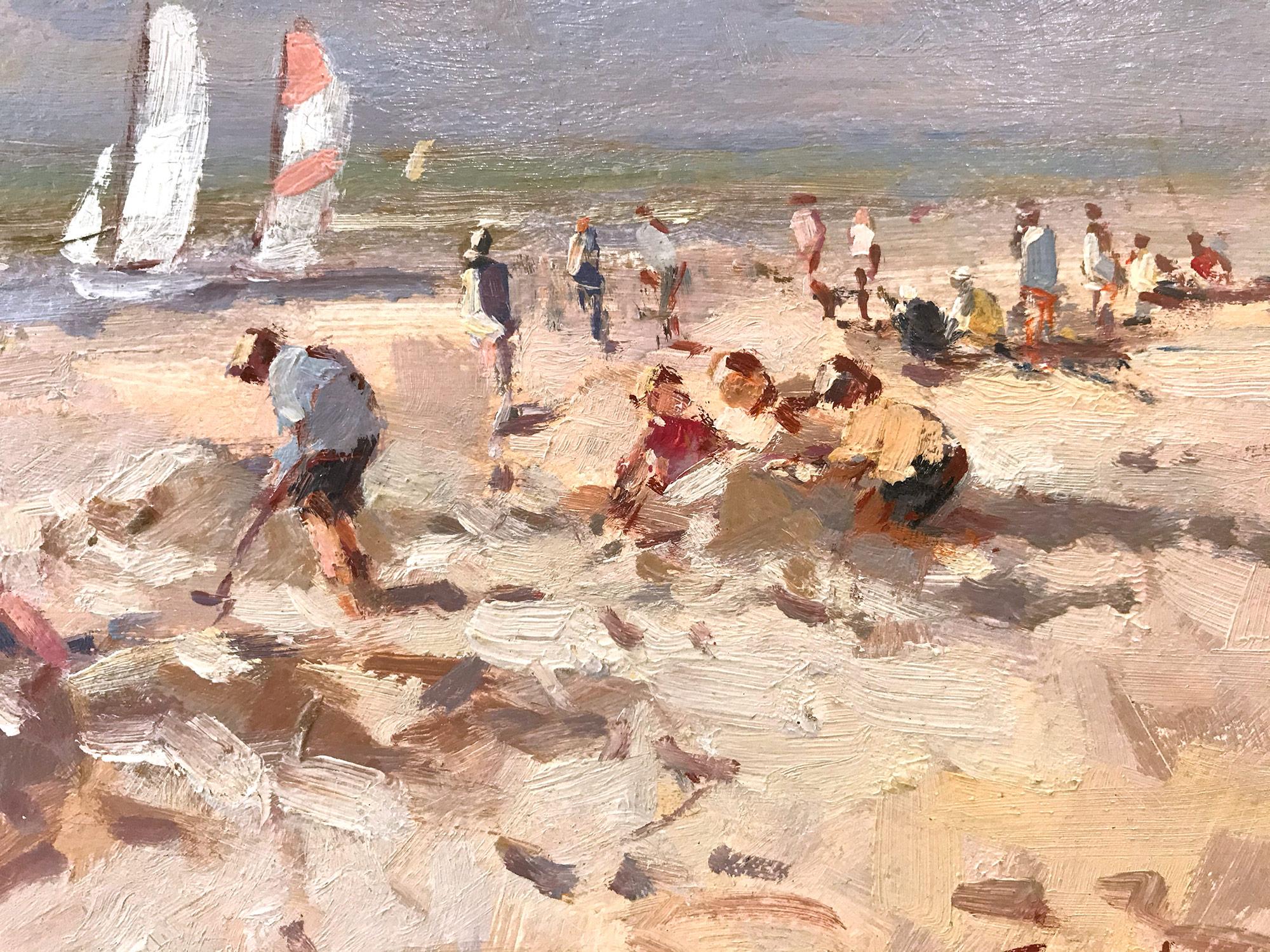 Impressionistische Szene „A Day at the Beach“ mit Segelbooten und Figuren, Gemälde (Beige), Figurative Painting, von Niek van der Plas