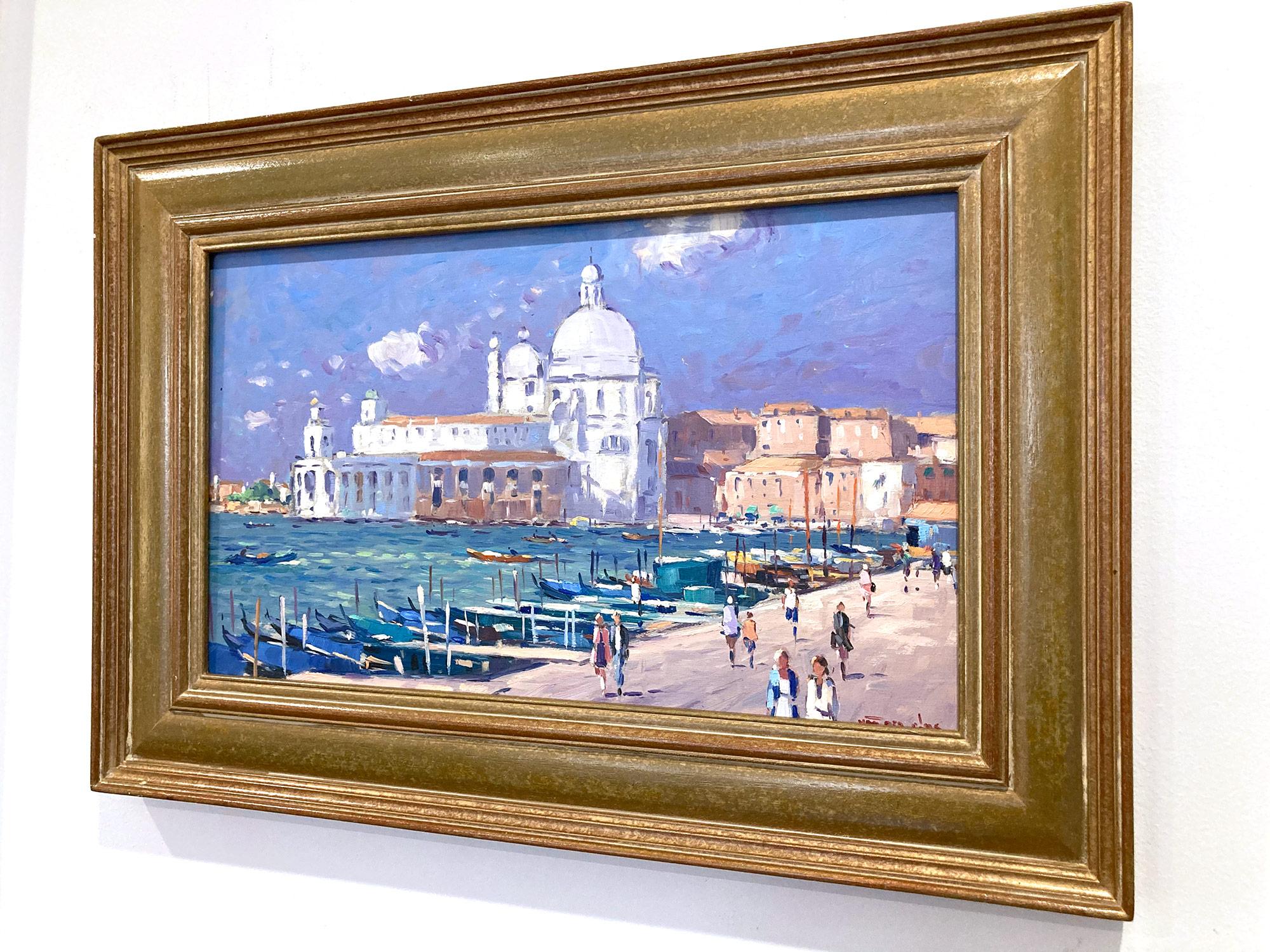 « Vue de Venise » Peinture à l'huile impressionniste avec des personnages et des bateaux le long de Venise en vente 13