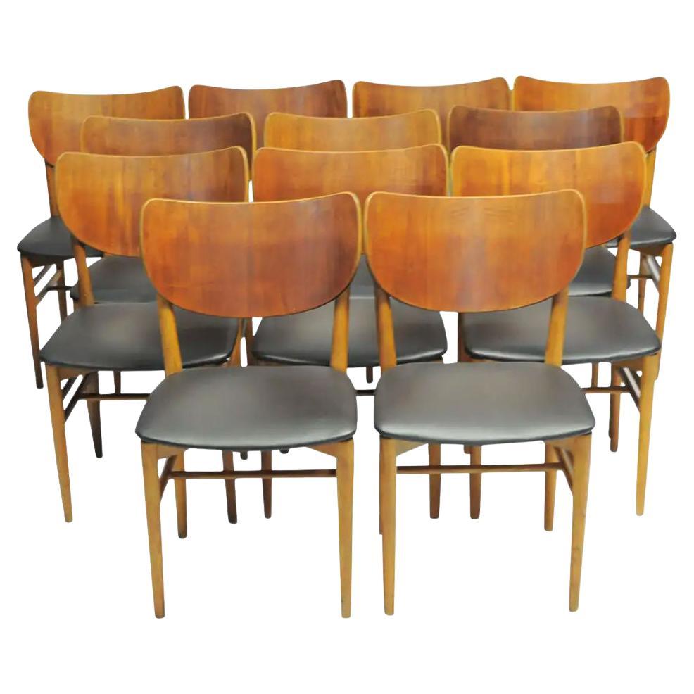 1950s set of twelve fully restored Customizable Niels and Eva Koppel dining chairs by Slagelse Møbelfabrik

Rare set of 12 dining chairs with frame in oak and backrest in teak designed by Niels and Eva Koppel circa 1955 for Slagelse