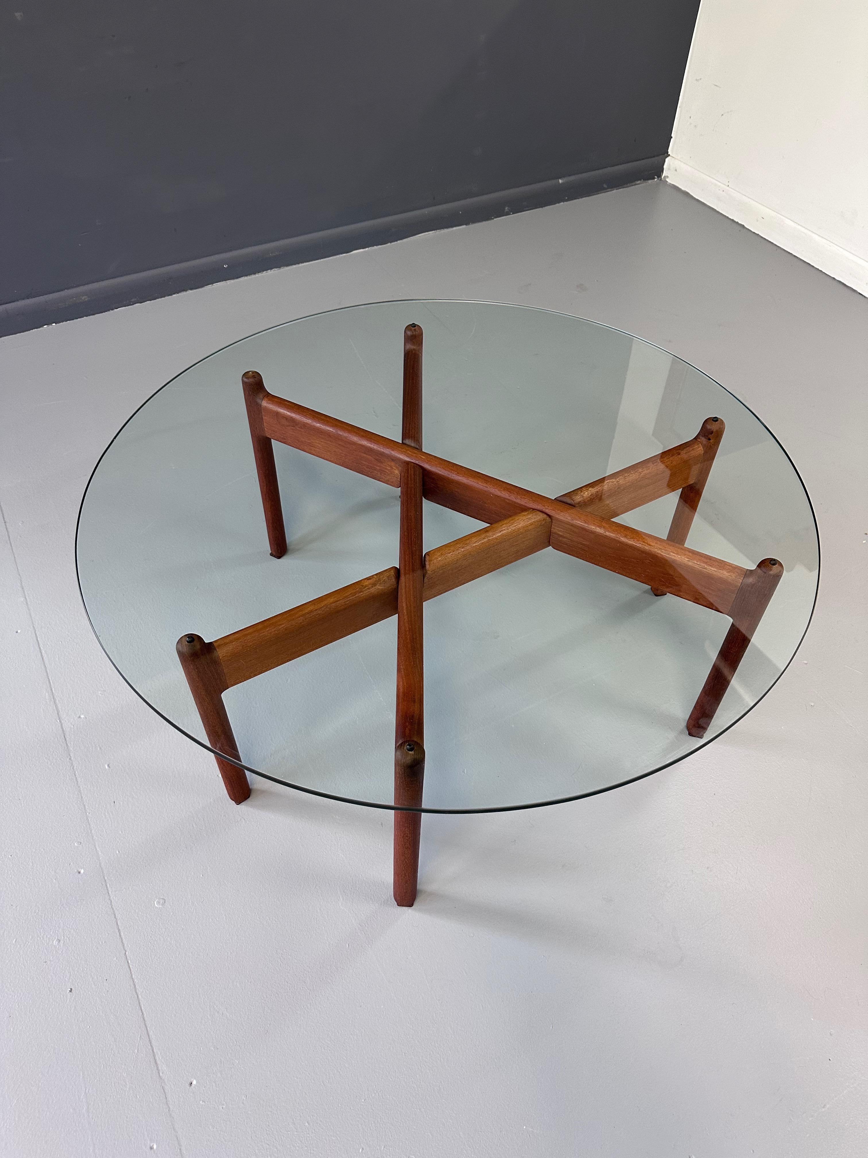 Niels Bach Coffee/Cocktail Table in Teak Denmark 1960 Midcentury In Good Condition For Sale In Philadelphia, PA