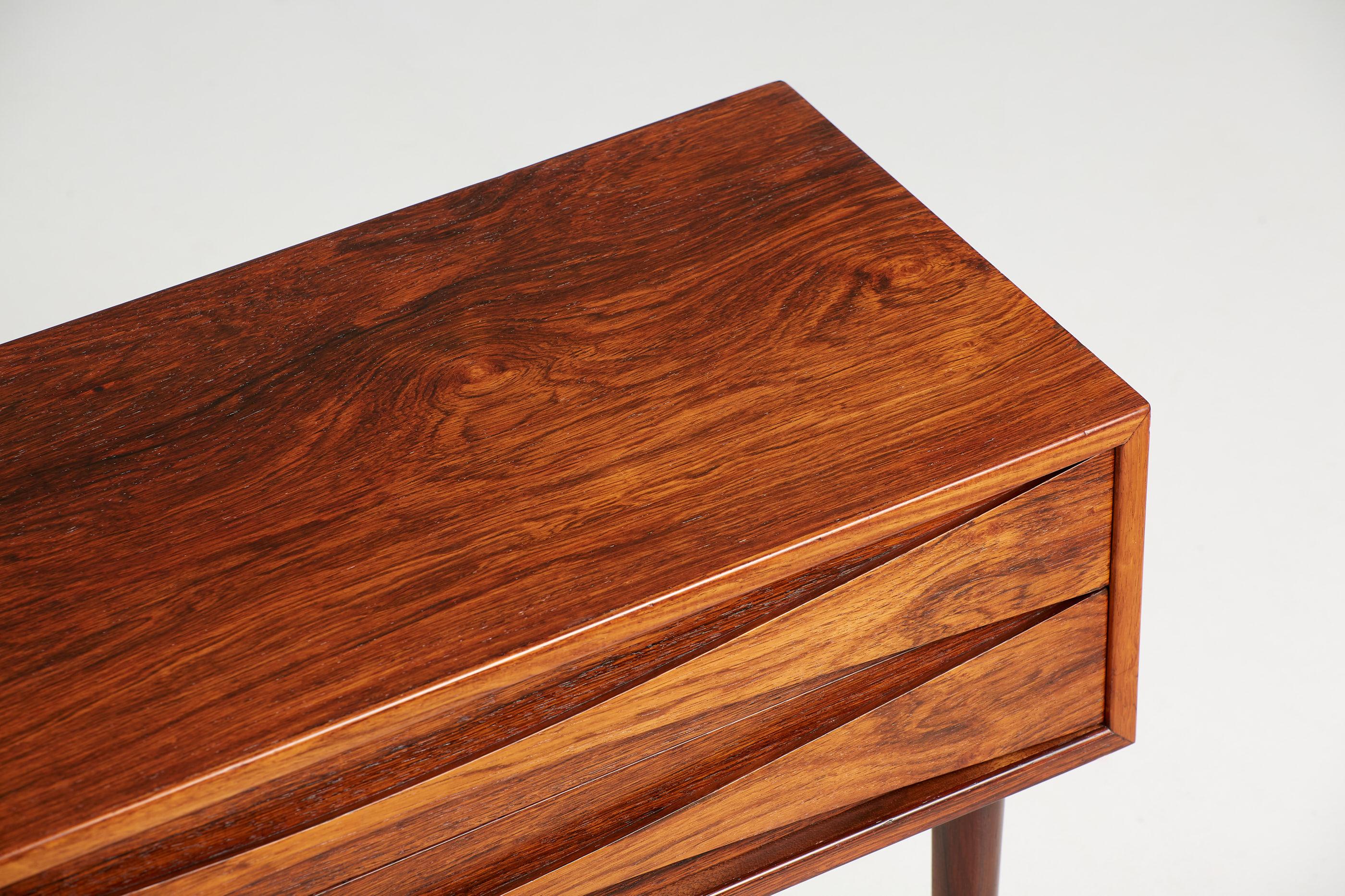 Niels Clausen Pair of Wide Rosewood Bedside Chests,  circa 1960 In Excellent Condition For Sale In London, GB