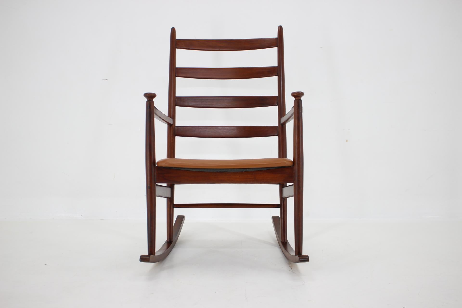 Niels Eilersen Beech Rocking Chair, Denmark 1960s In Good Condition For Sale In Praha, CZ