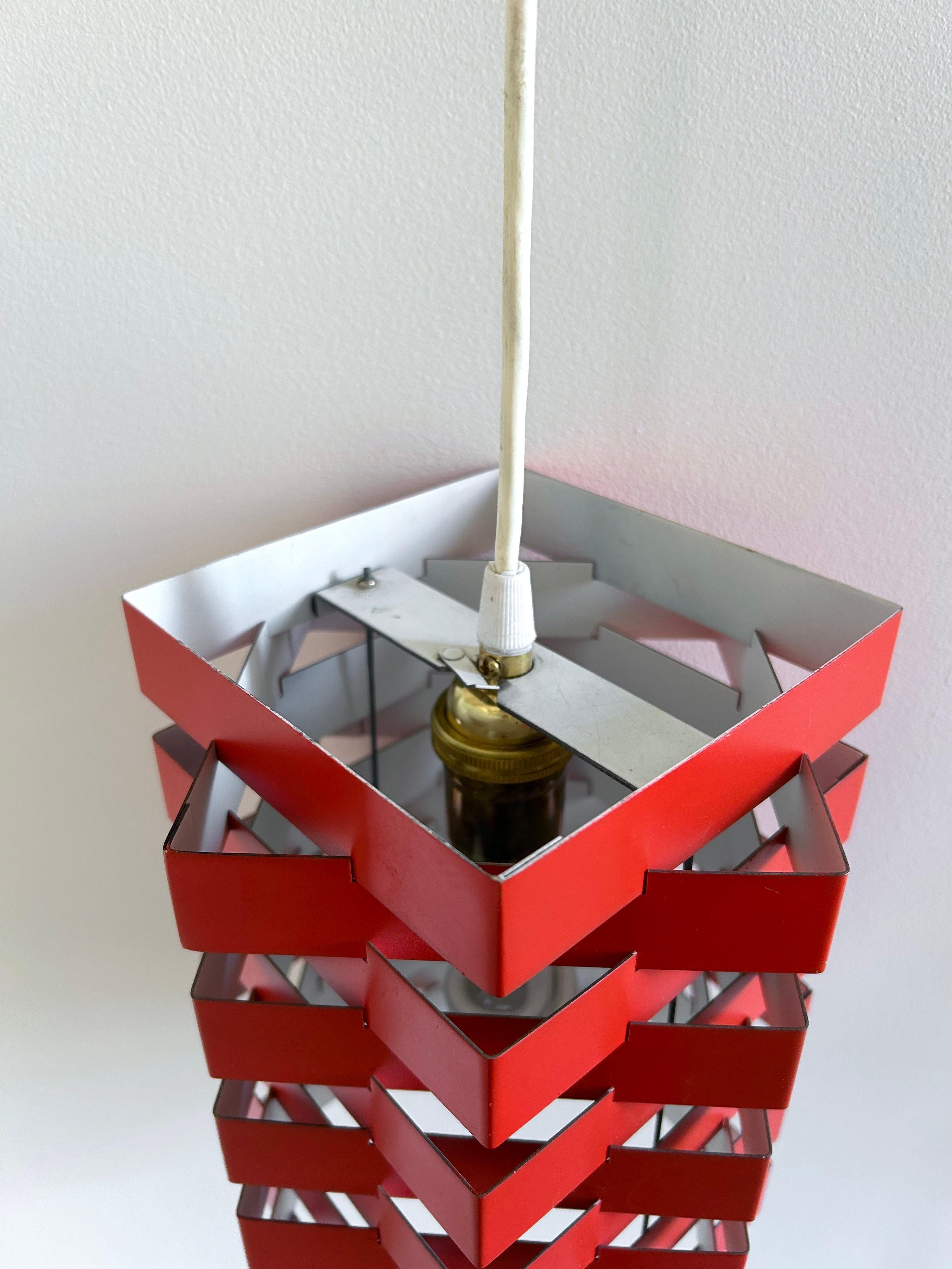 I.C.A. Jensen e Hans Jensen, Lampada a parete a sospensione geometrica rossa, Danimarca anni '60 in vendita 2