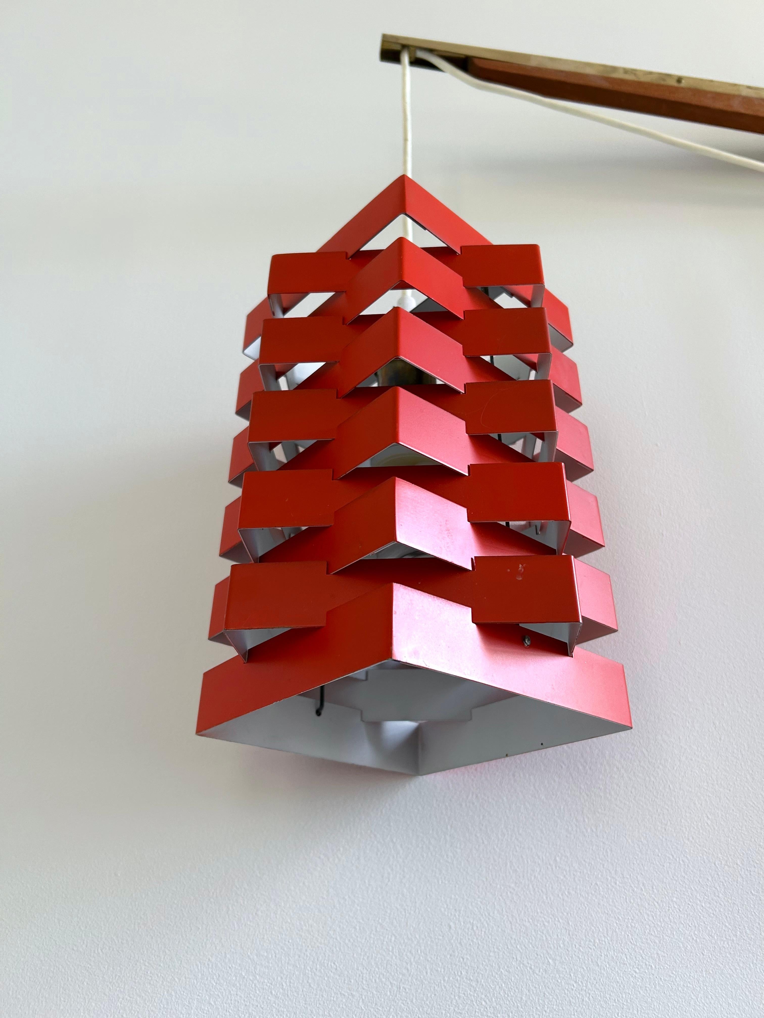 I.C.A. Jensen e Hans Jensen, Lampada a parete a sospensione geometrica rossa, Danimarca anni '60 in vendita 4