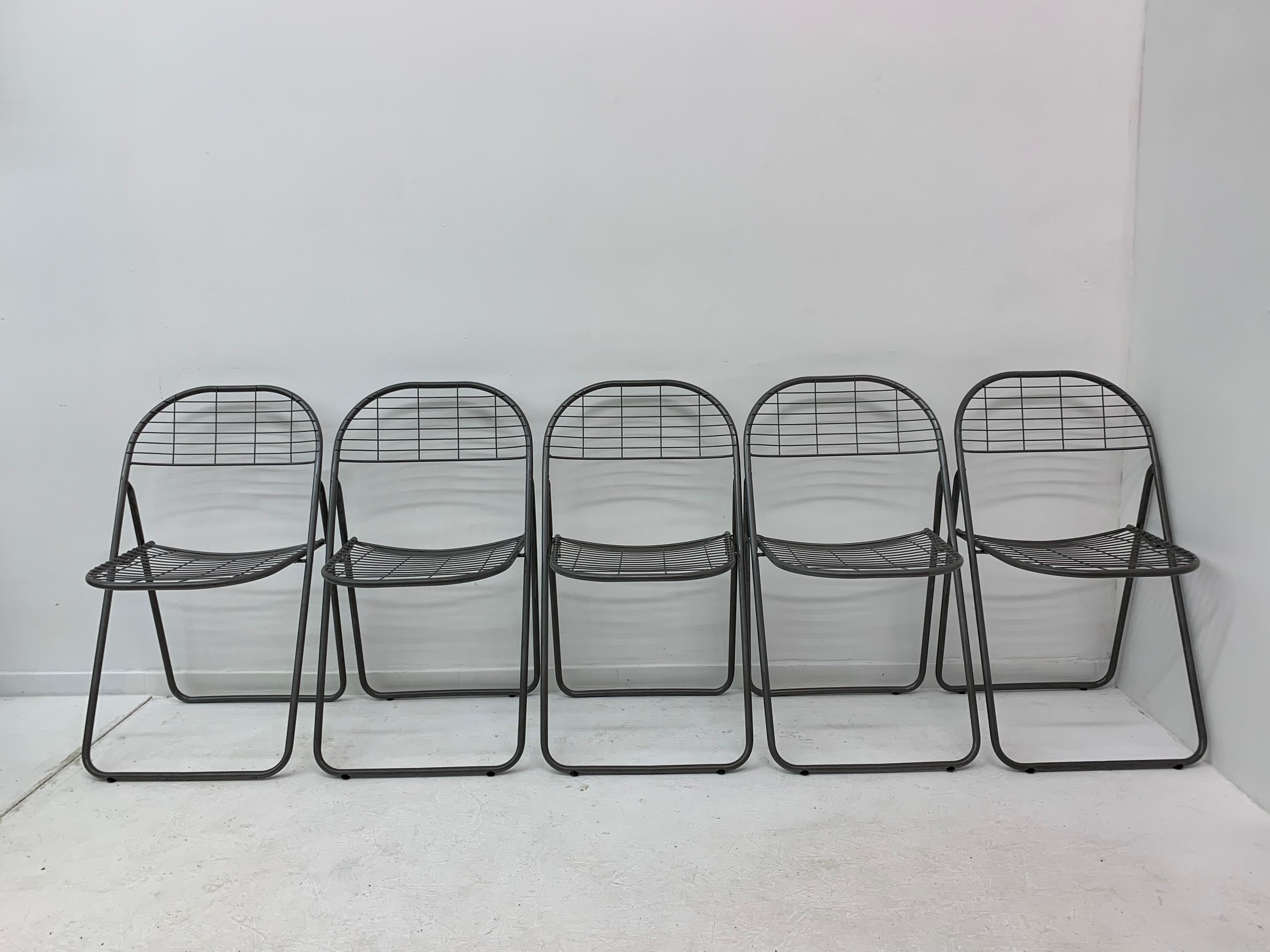 Mid-Century Modern Chaise grise en fil de fer Niels Gammelgaard pour Ikea , années 1970 en vente