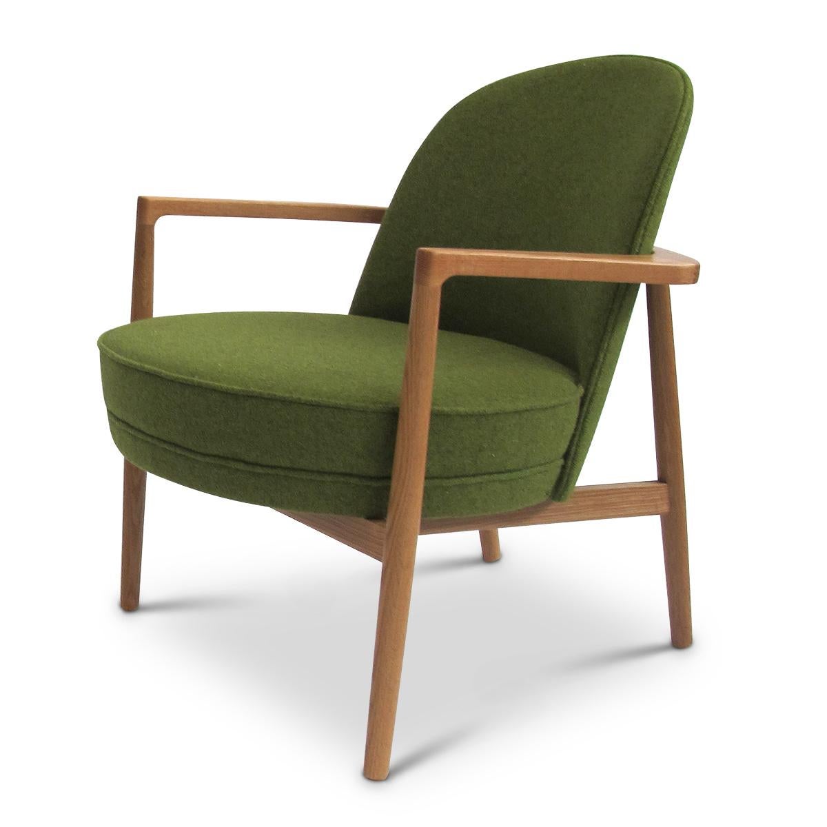 green lounge chair