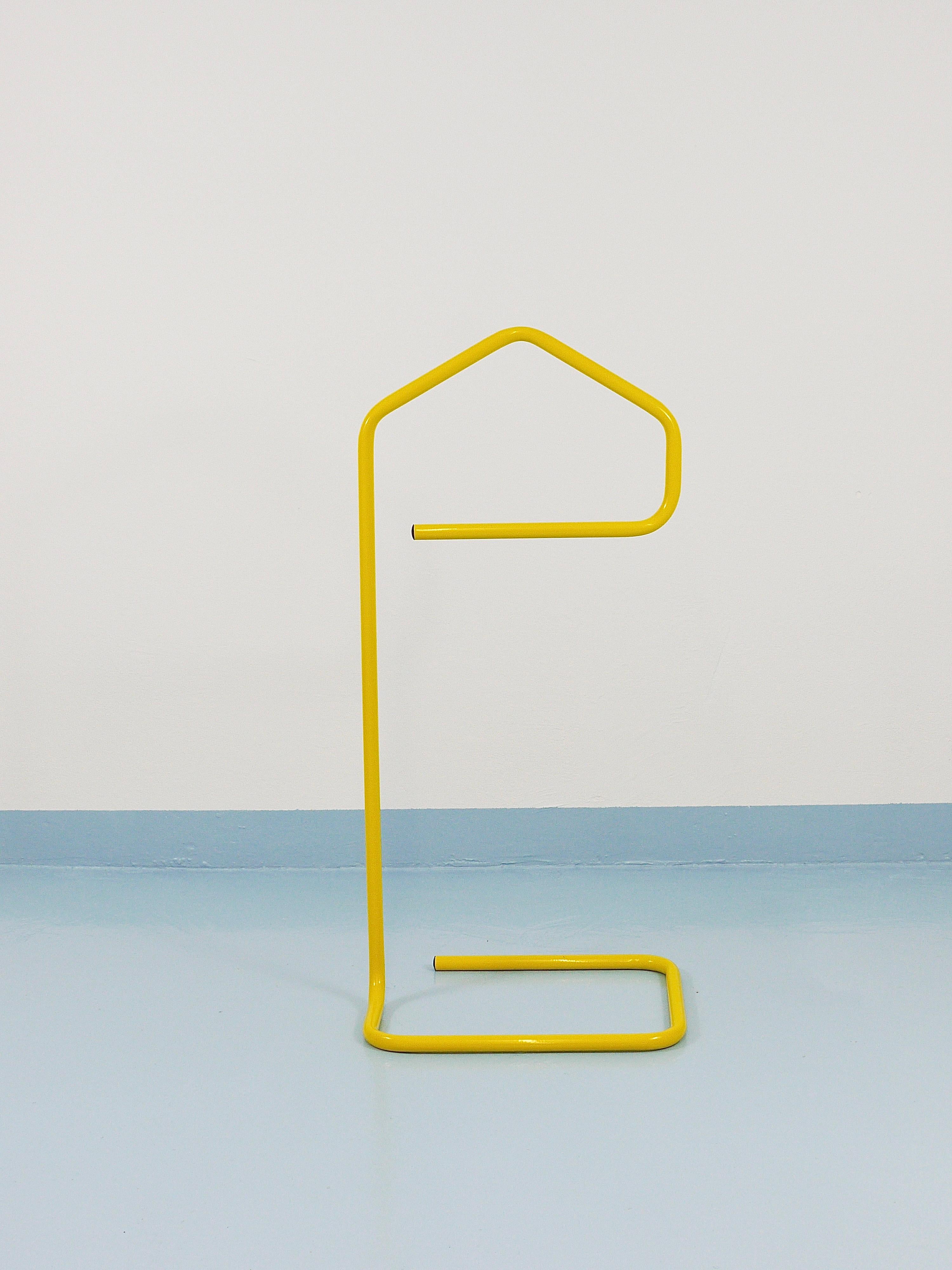 Valet de chambre / coiffeuse post-moderne jaune de Niels Gammelgaard, années 1980 en vente 6