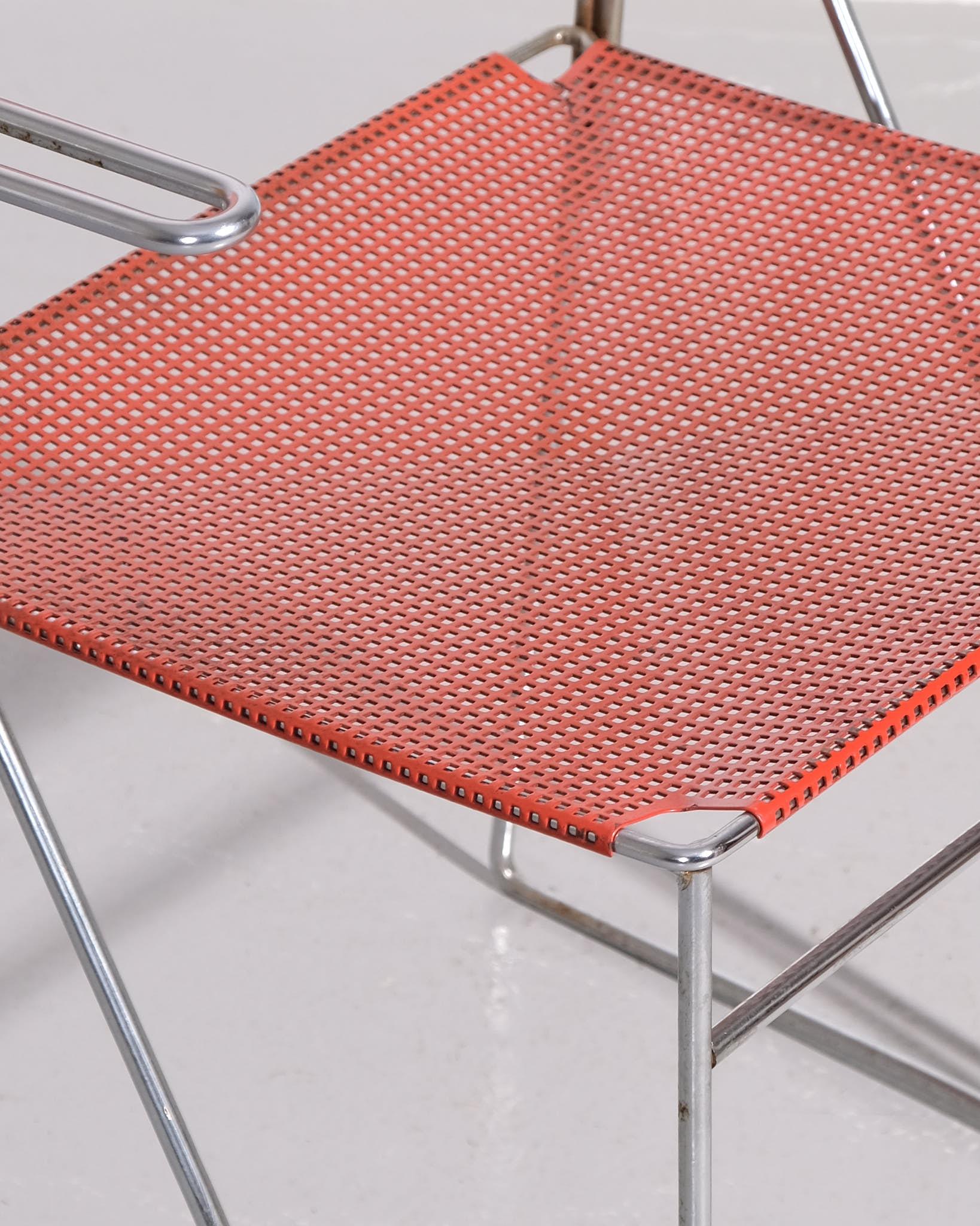 Danese Niels Jørgen Haugesen Set di 4 sedie da pranzo in metallo Prodotto da Hybodan A/S in vendita