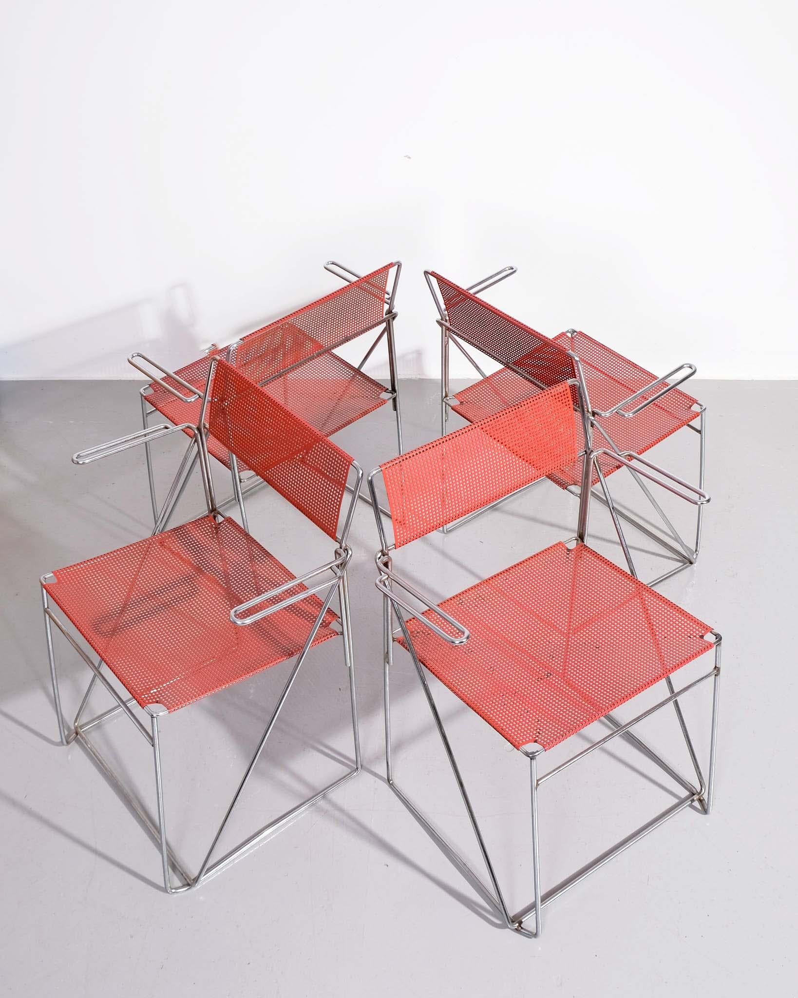 Niels Jørgen Haugesen Set di 4 sedie da pranzo in metallo Prodotto da Hybodan A/S in vendita 1