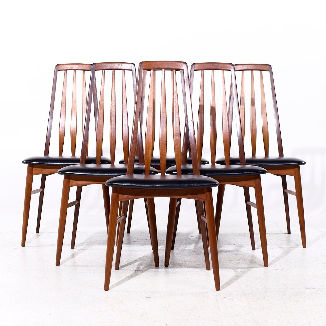 Niels Koefoed Eva - Set di 6 sedie da pranzo in teak danese del metà del secolo scorso

Ogni sedia misura: 18,75 larghezza x 18,5 profondità x 37,75 pollici di altezza, con un'altezza della seduta/spazio libero di 18 pollici.

Tutti i mobili possono