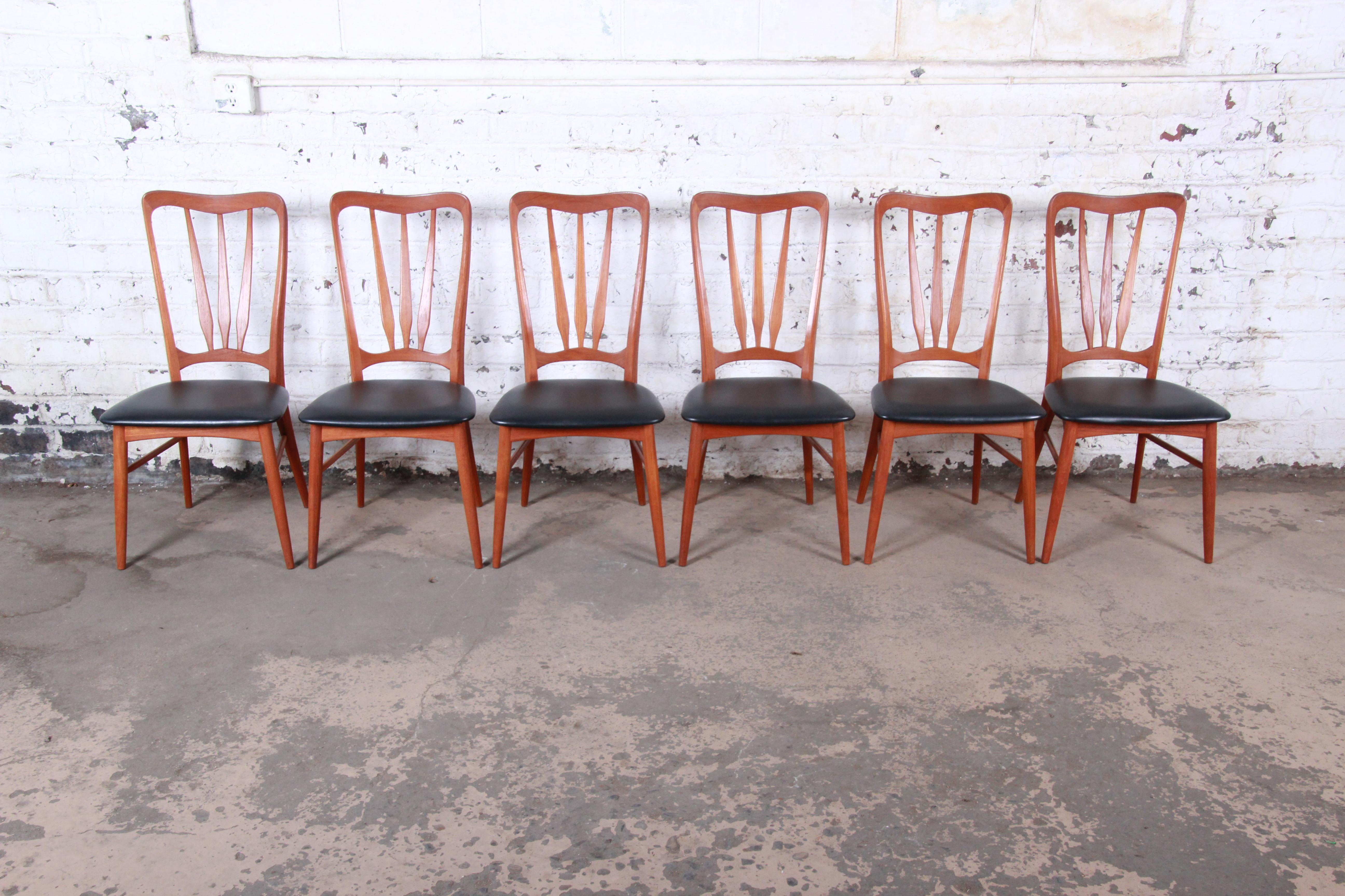 Niels Koefoed for Koefoeds Hornslet Danish Modern Teak Dining Chairs, Set of 8 In Good Condition In South Bend, IN