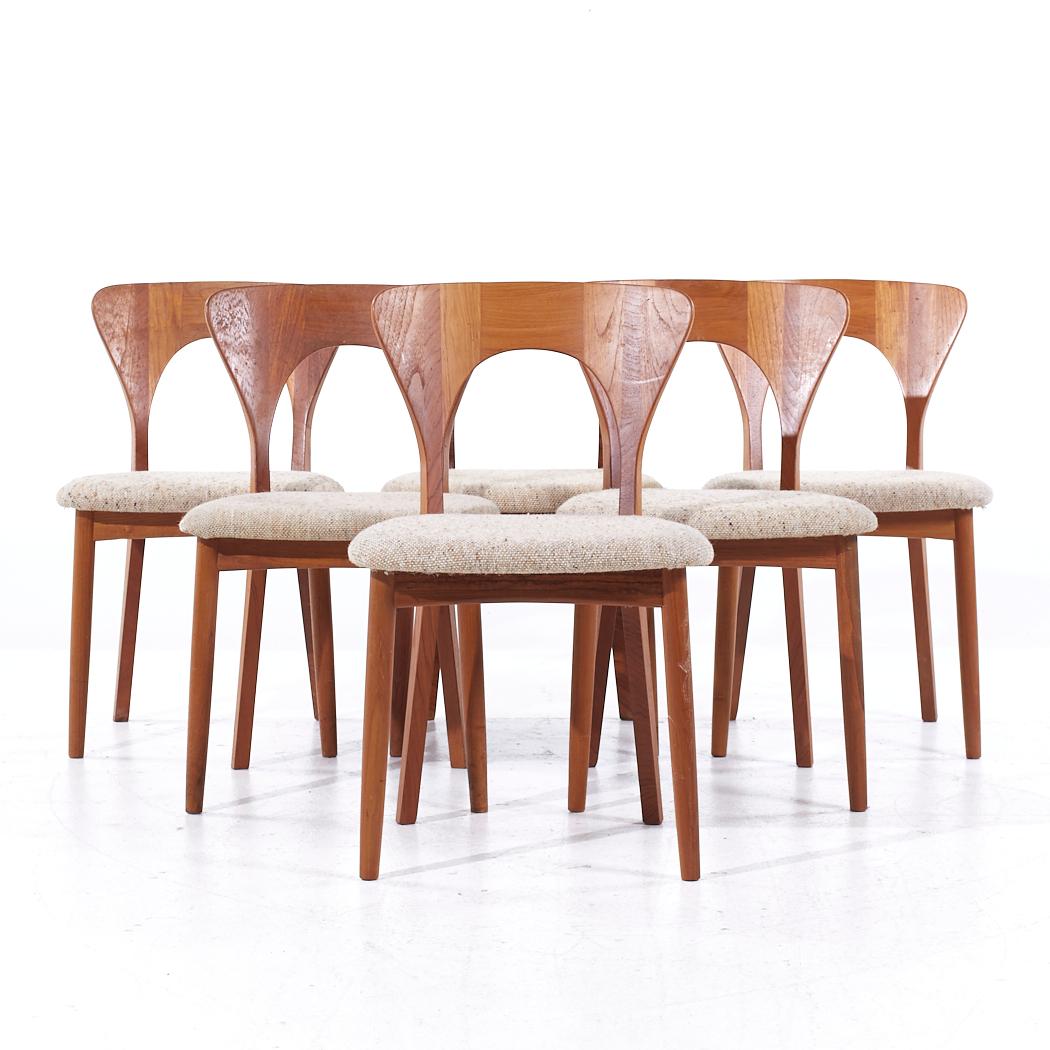 Niels Koefoed Hornslet Mid Century Danish Teak Peter Dining Chairs - Set of 6

Each chair measures: 18.5 wide x 20 deep x 31 inches high, with a seat height/chair clearance of 17.75 inches

All pieces of furniture can be had in what we call restored