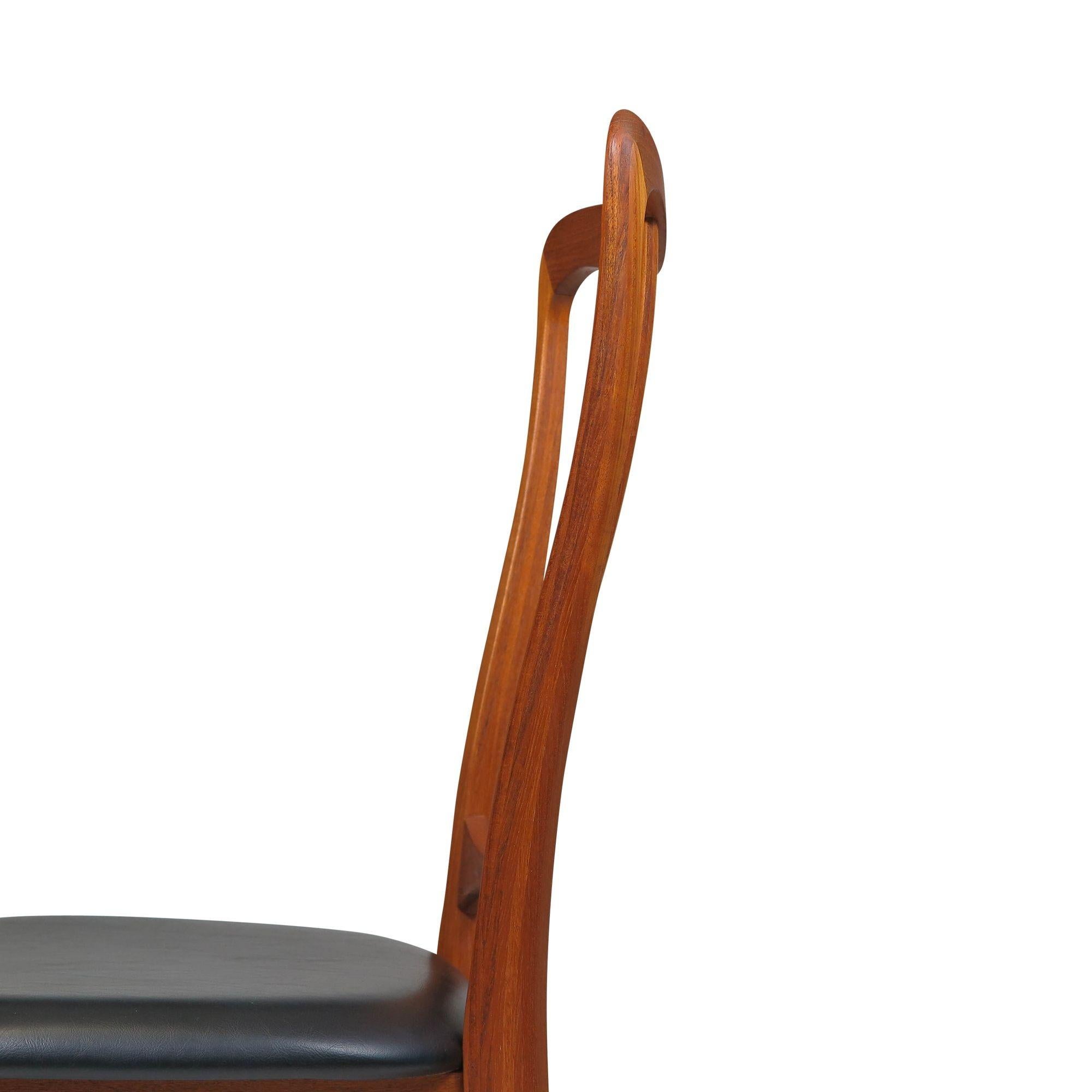 Juego de 8 sillas de comedor danesas de teca Niels Koefoed Ingrid, restauradas siglo XX en venta