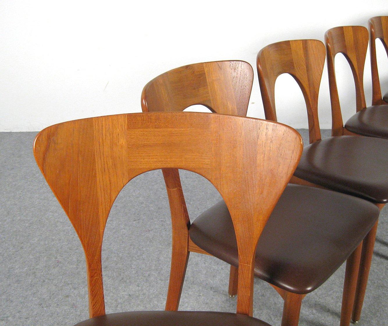 Niels Kofoed, 6 Chairs and Dining Table, Model Peter, Teak, Brown Leather For Sale 10