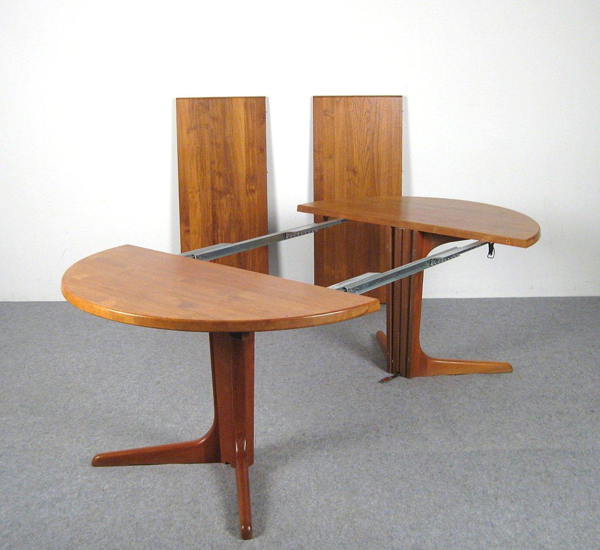 Niels Kofoed, 6 Chairs and Dining Table, Model Peter, Teak, Brown Leather For Sale 11