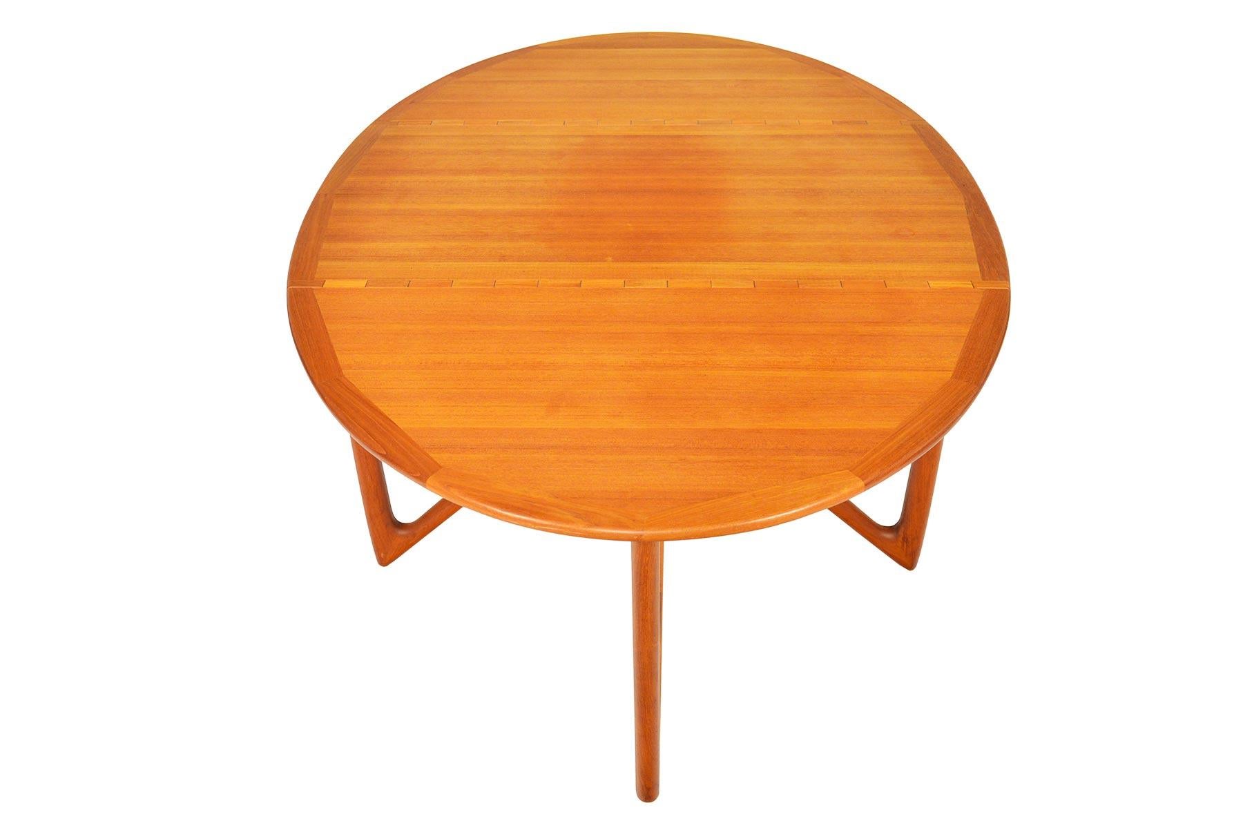 Niels Kofoed Model 304 Gateleg Dining Table in Teak 3