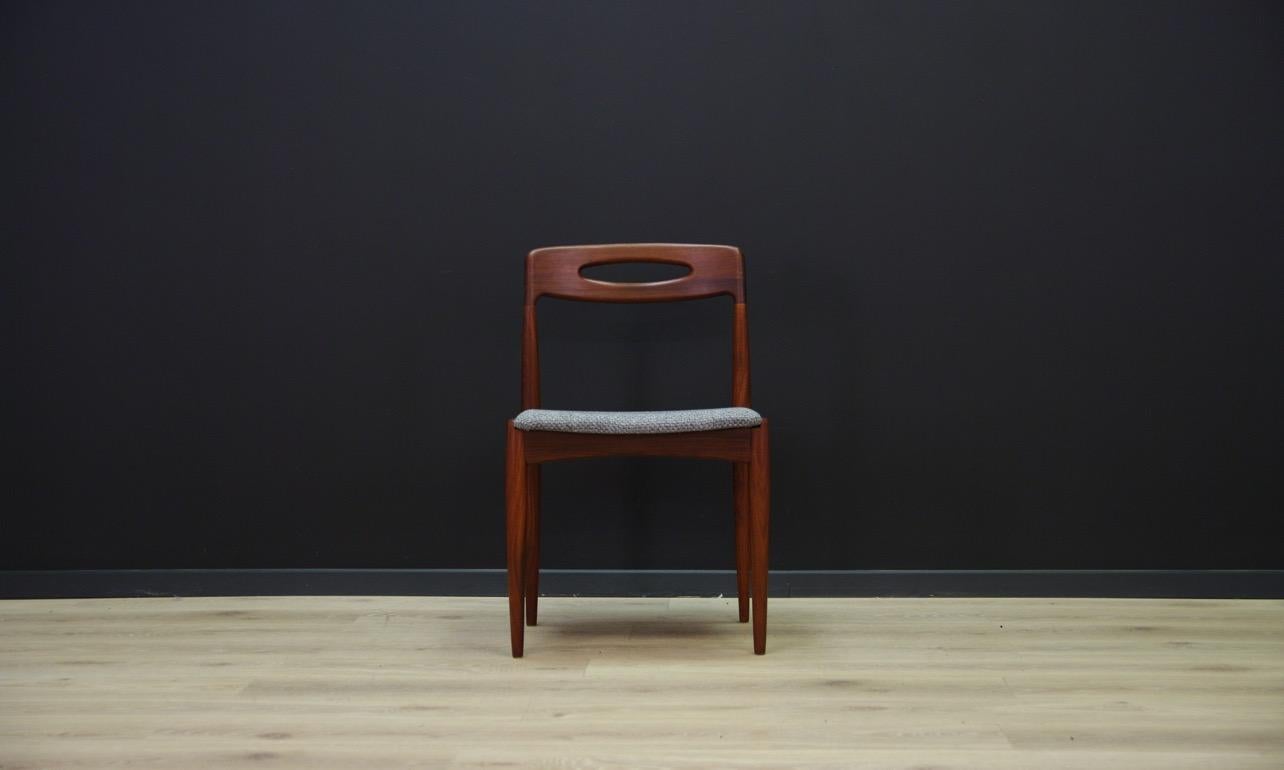 A classic 1960s-1970s chair - Scandinavian design by Niels Møller's straight from Uldum Møbelfabrik. New upholstery, construction made of teak wood. Preserved in good condition (minor scratches on wooden structure) - directly for