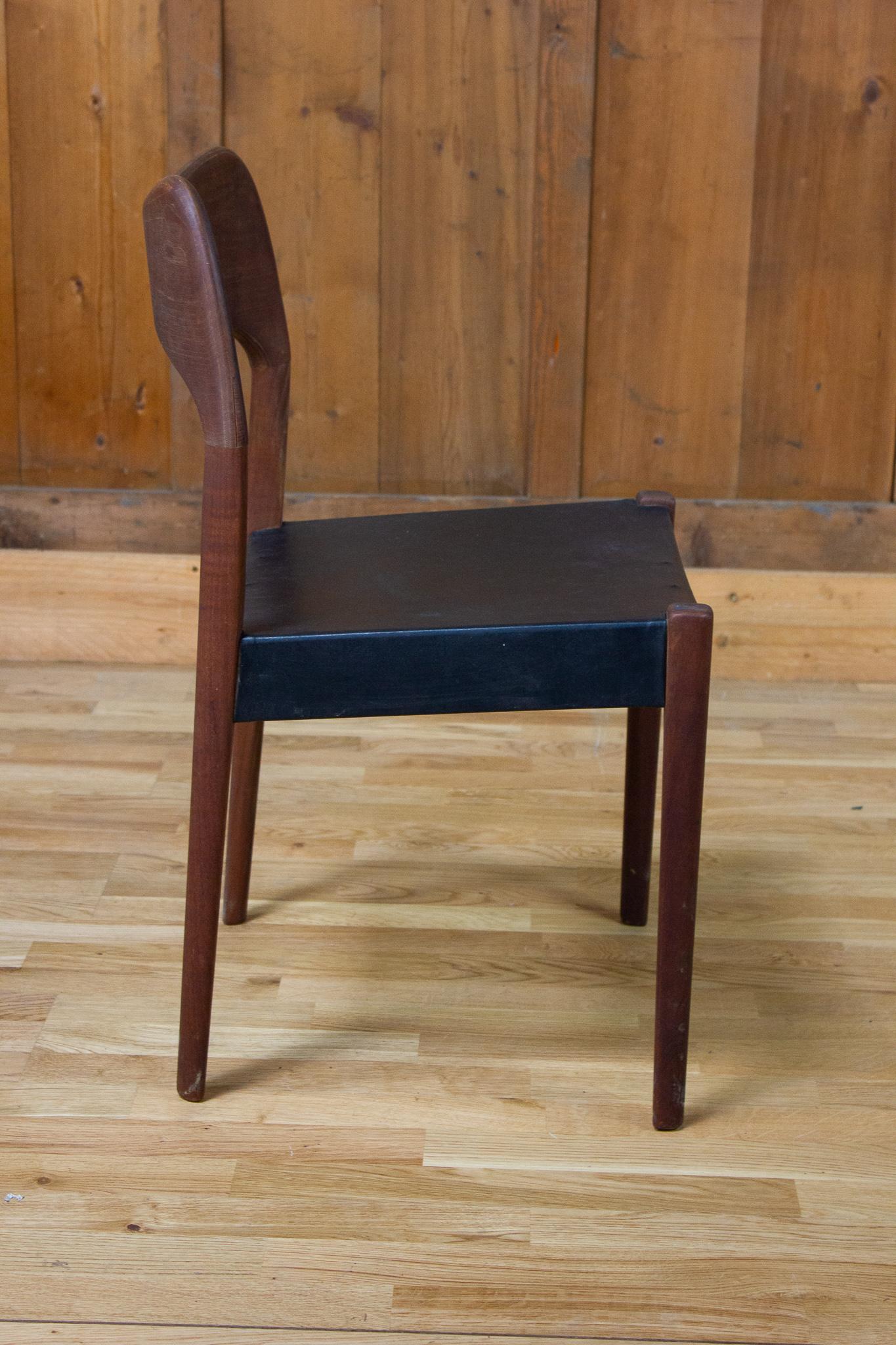 Mid-Century Modern Niels Møller - Chaise modèle 71 - teck - assise cuir - années 50 - Danemark en vente