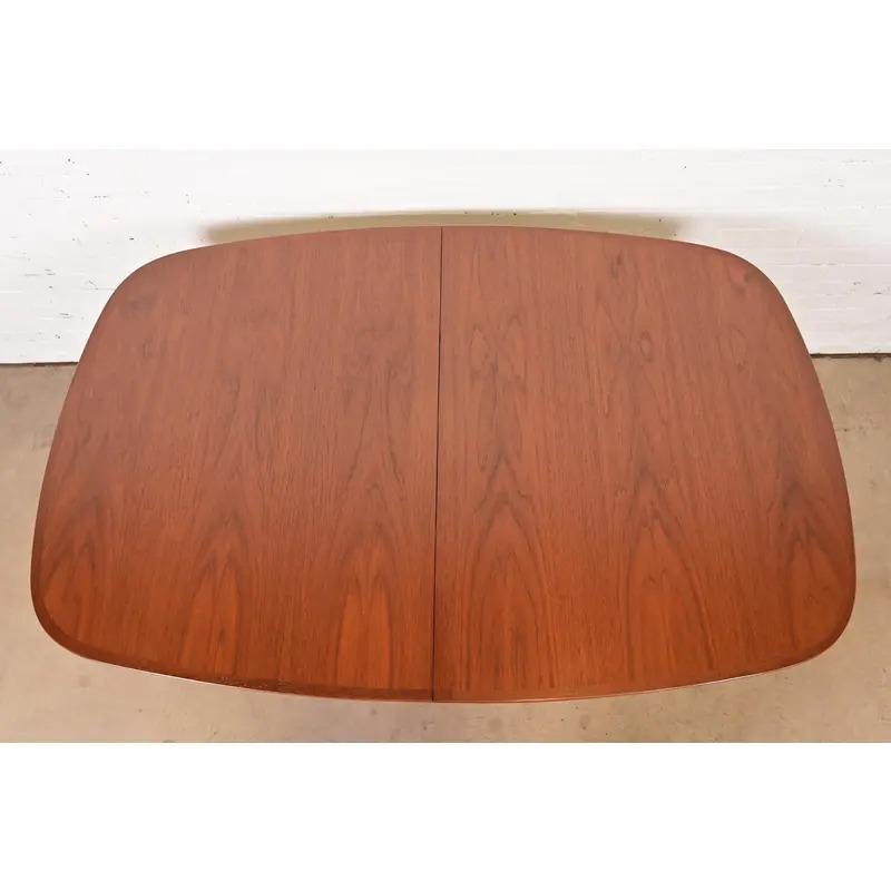 Tavolo da pranzo moderno danese Niels Møller per Gudme Møbelfabrik, appena rifinito in vendita 3