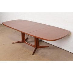 Niels Møller für Gudme Møbelfabrik Danish Modern Dining Table, neu lackiert