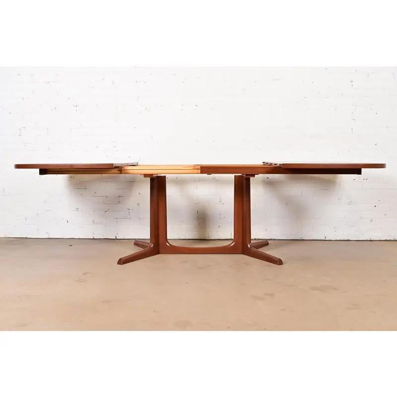 Teak Tavolo da pranzo moderno danese Niels Møller per Gudme Møbelfabrik, appena rifinito in vendita
