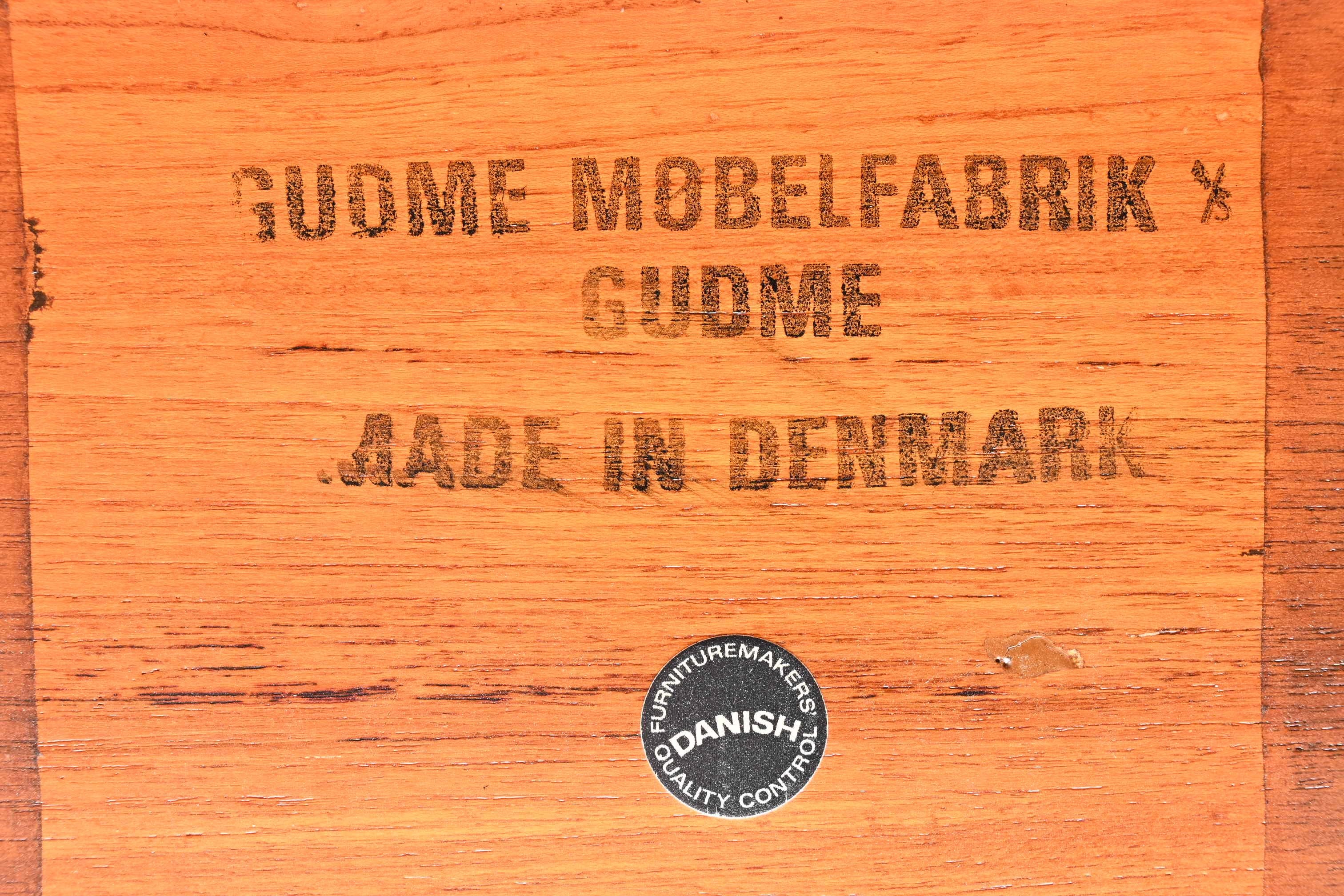 Niels Møller pour Gudme Møbelfabrik Table de salle à manger moderne danoise en teck sculpté en vente 5
