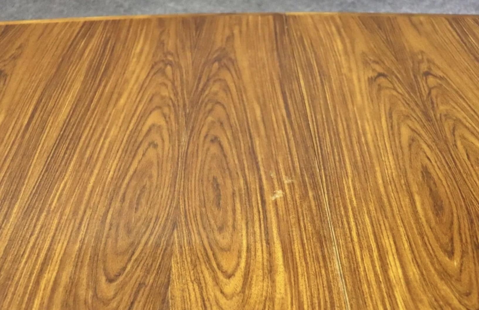 Bois de rose Niels Møller Gudme Mobelfabrik Table en bois de rose avec feuilles en vente