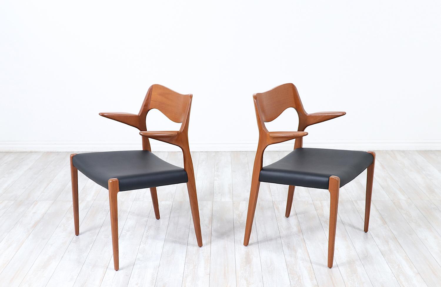 Mid-Century Modern Niels Møller Model-71 Leather & Teak Arm Chairs for J.L. Møllers For Sale