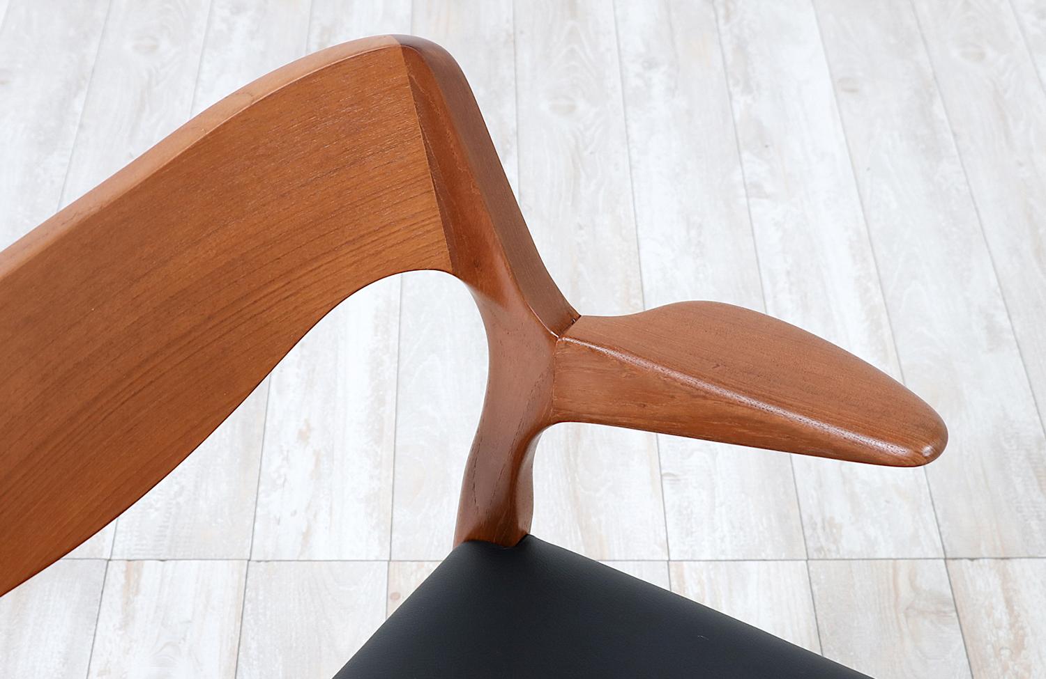 Niels Møller Model-71 Leather & Teak Arm Chairs for J.L. Møllers For Sale 1