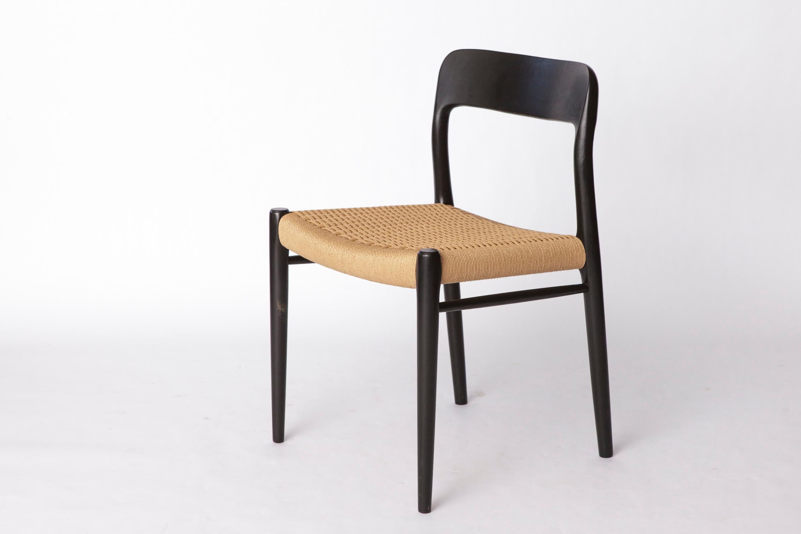 Niels Møller Modell 75 Stuhl in schwarzer Eiche mit dänischer Corde, 1960er Jahre Mitte des Jahrhunderts (Poliert) im Angebot