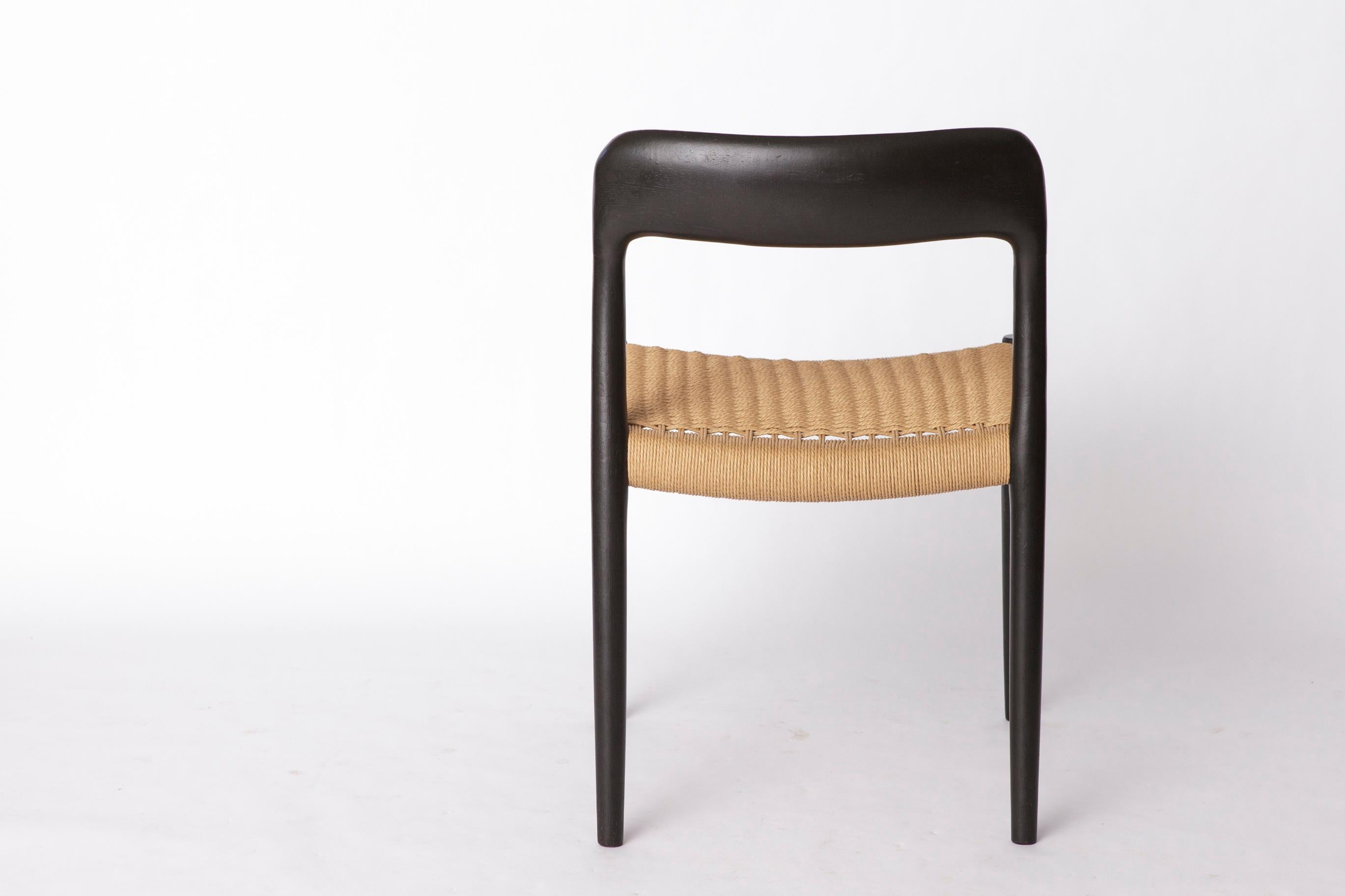 Niels Møller Modell 75 Stuhl in schwarzer Eiche mit dänischer Corde, 1960er Jahre Mitte des Jahrhunderts (Mitte des 20. Jahrhunderts) im Angebot