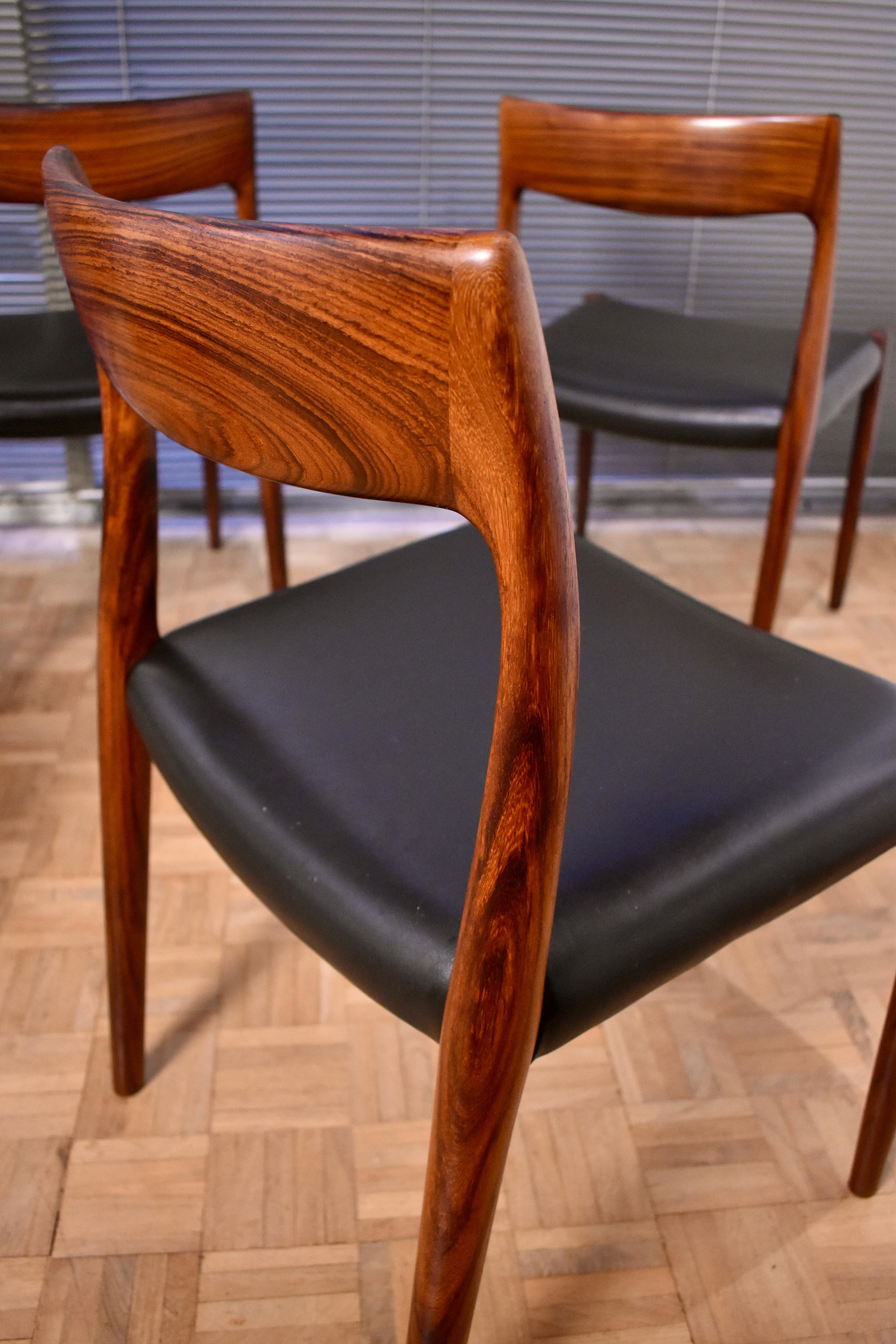 Niels Møller Model 77 Solid Rosewood Dining Chairs for J.L. Møllers Møbelfabrik In Good Condition In Shepperton, Surrey