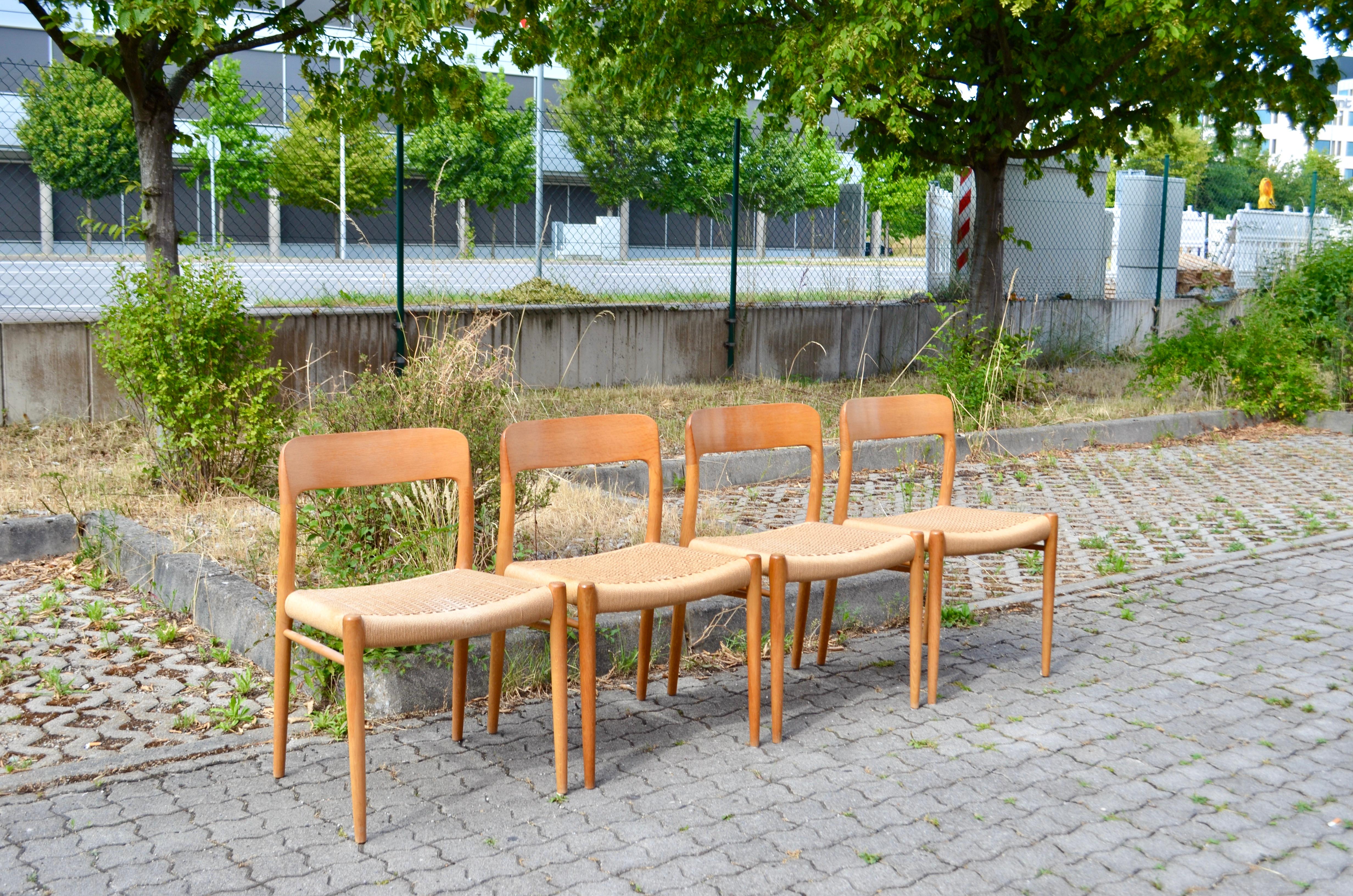 Danois Niels Møller Modell 75 Danish Oak Dining Papercord Chair for J.L. Møllers en vente