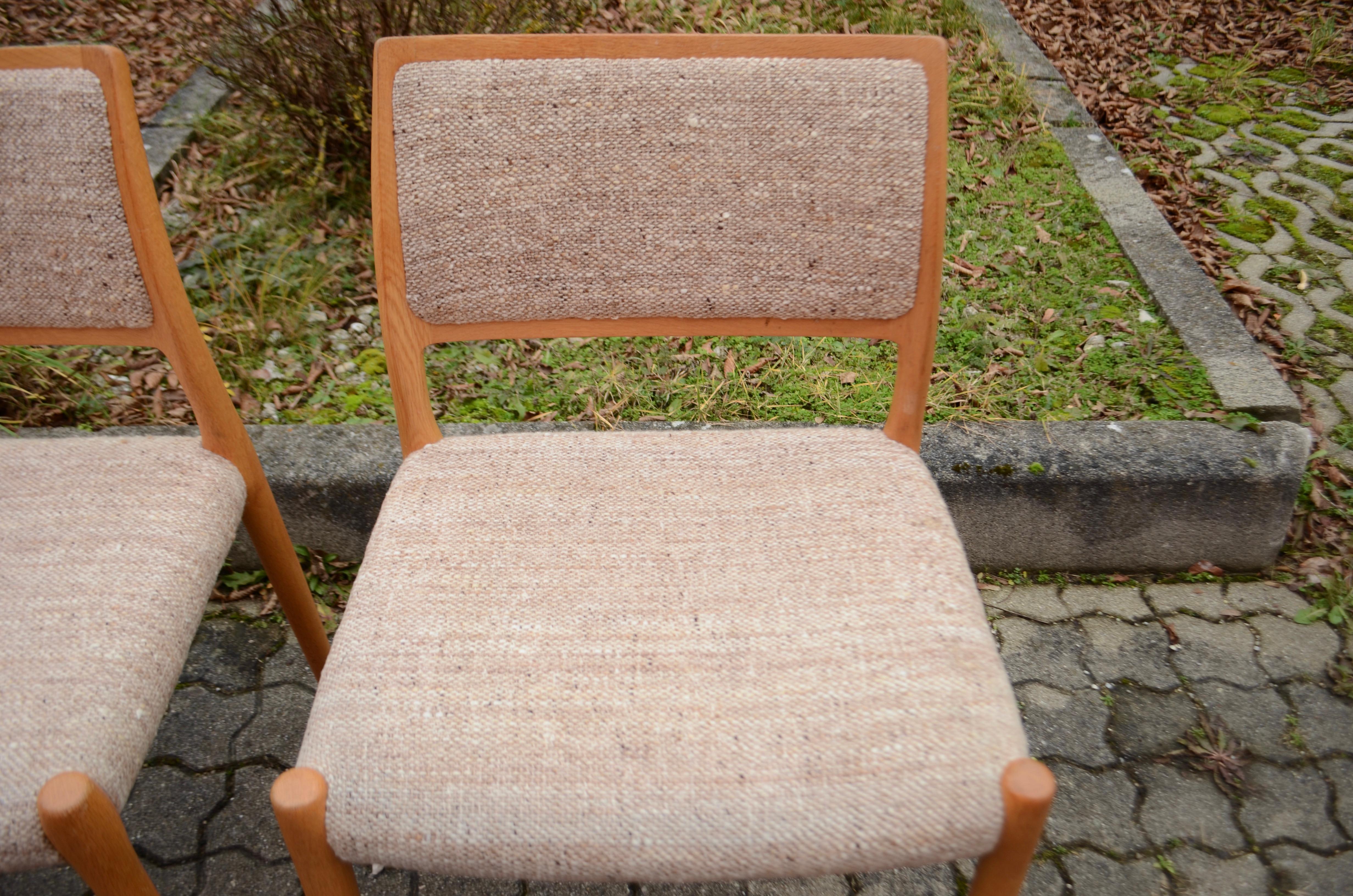 Fine XX secolo Niels Møller Modell 80 Tavolo da pranzo danese in Oak  Sedia per J.L.A. Møllers Set di 2 in vendita