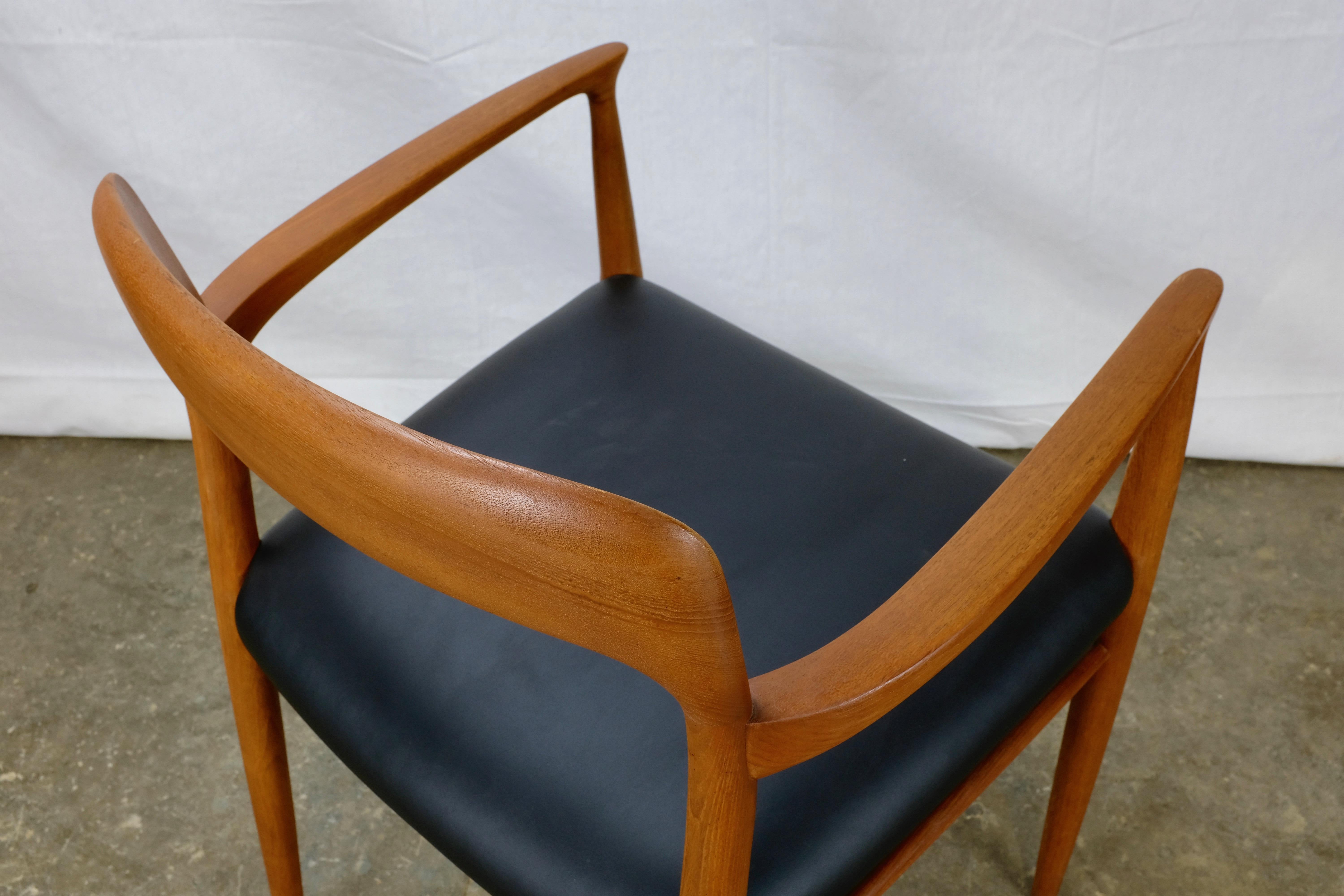 Niels Møller No. 56 Armchair in Teak and Black Leatherette For Sale 2